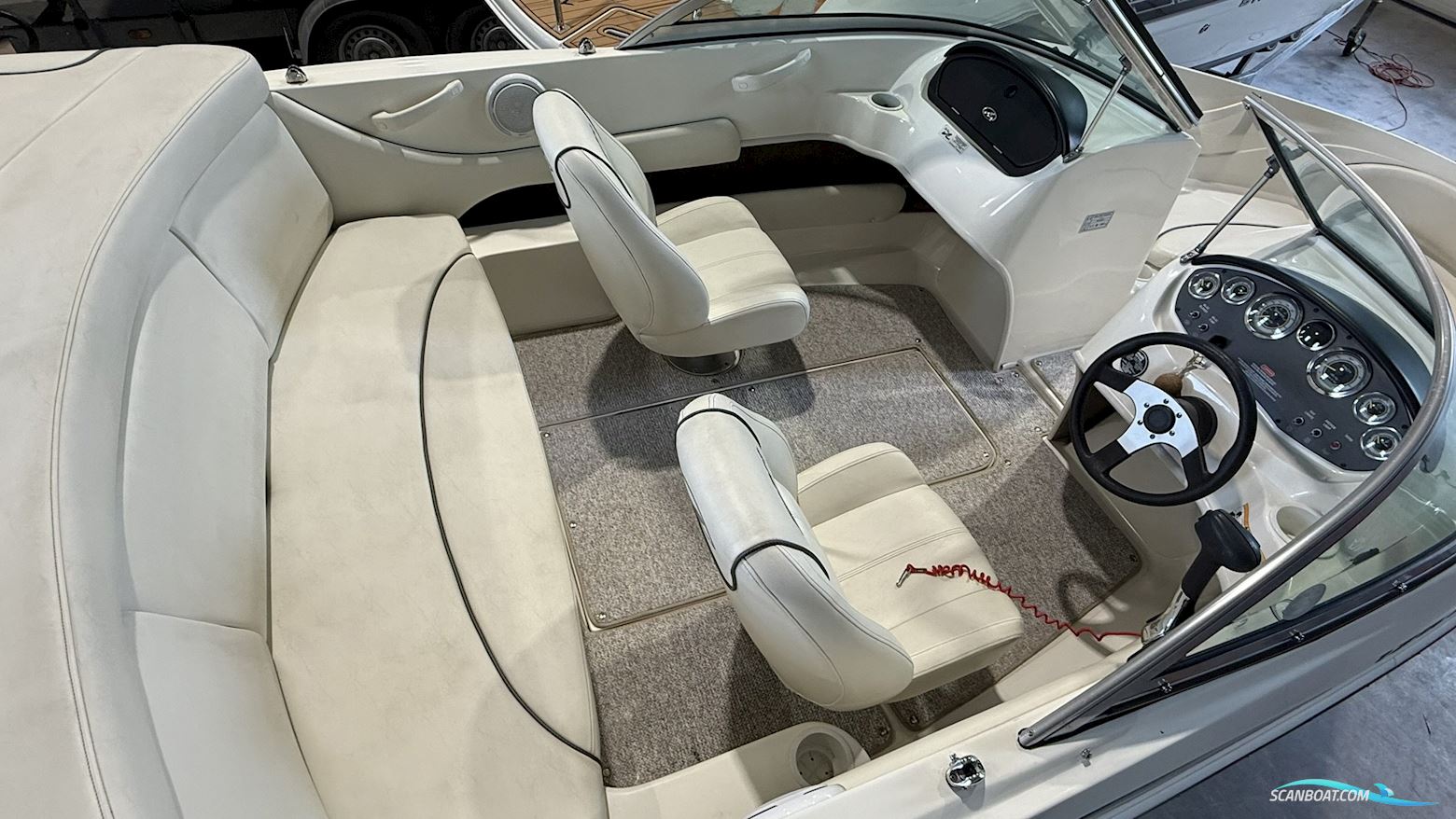 Sea Ray 175 Sport - 2011 + Trailer