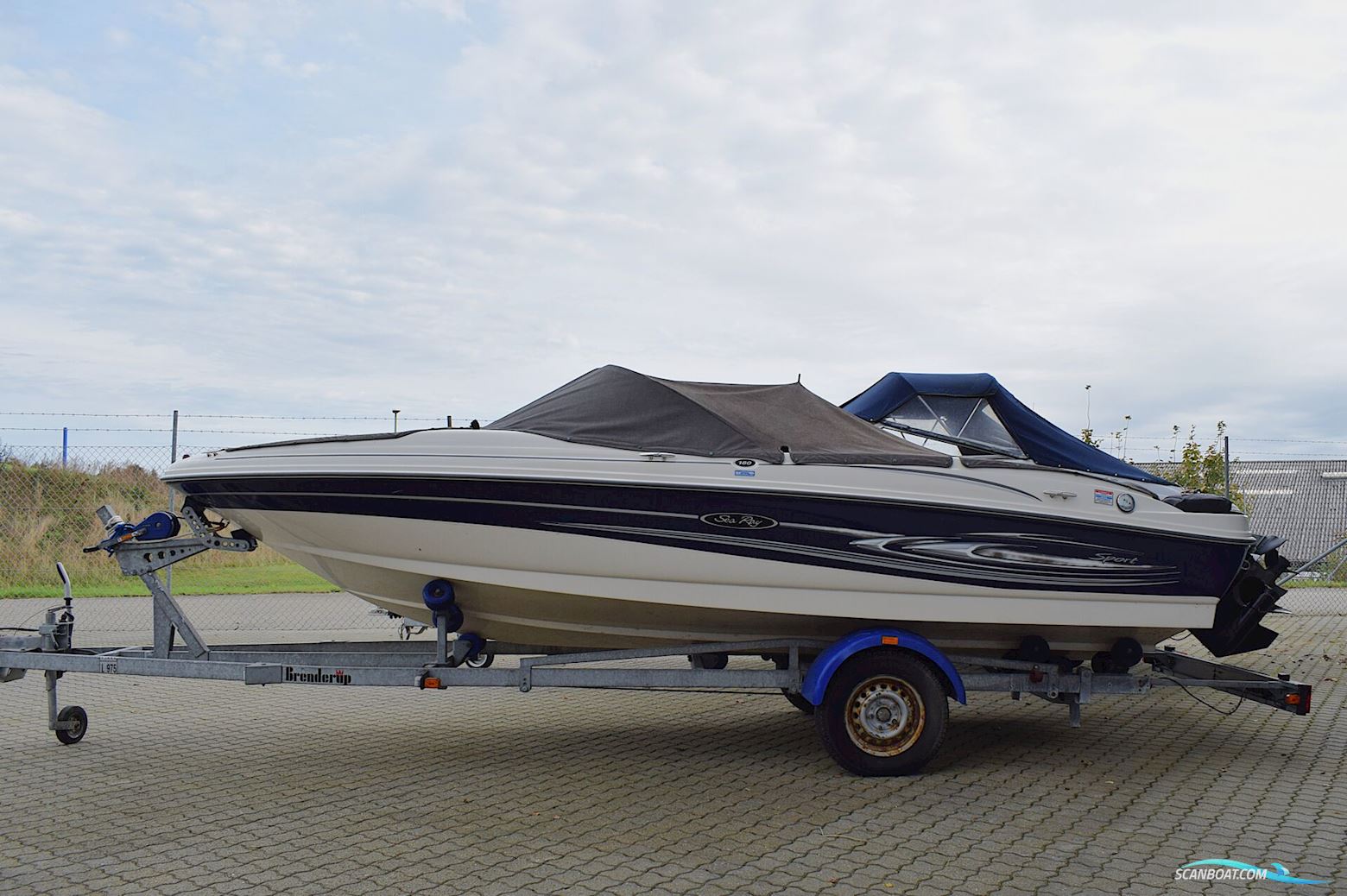 Sea Ray 190 SPORT – MerCruiser 3,0 TKS – FÅ TIMER – NYHED