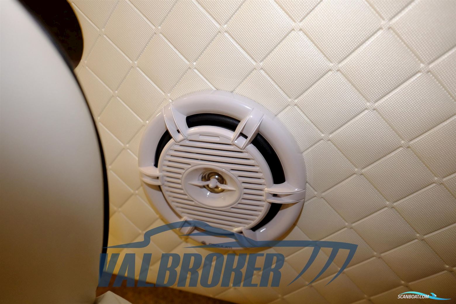 Sea Ray 200 SR