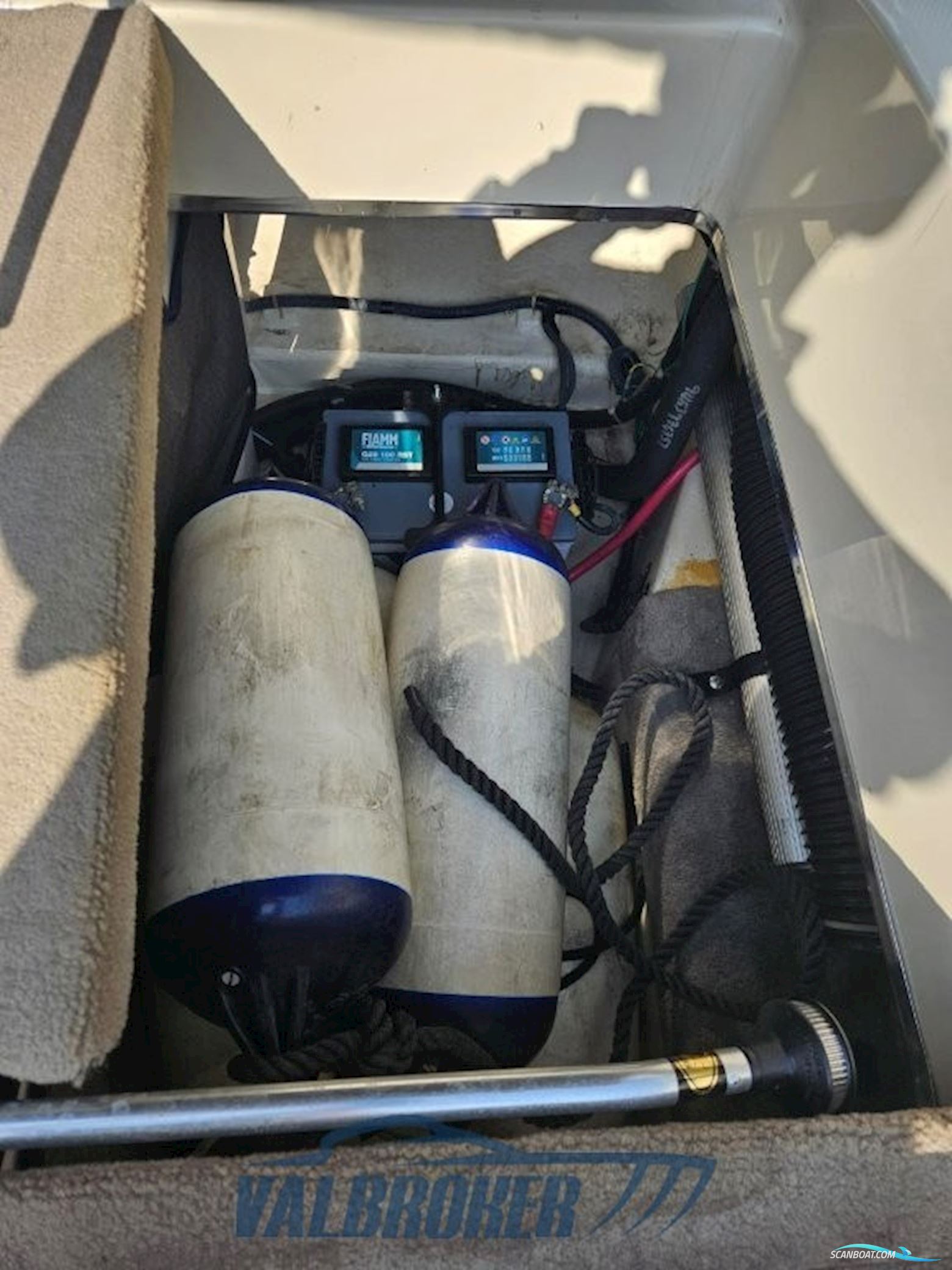 Sea Ray 210 OVERNIGHTER