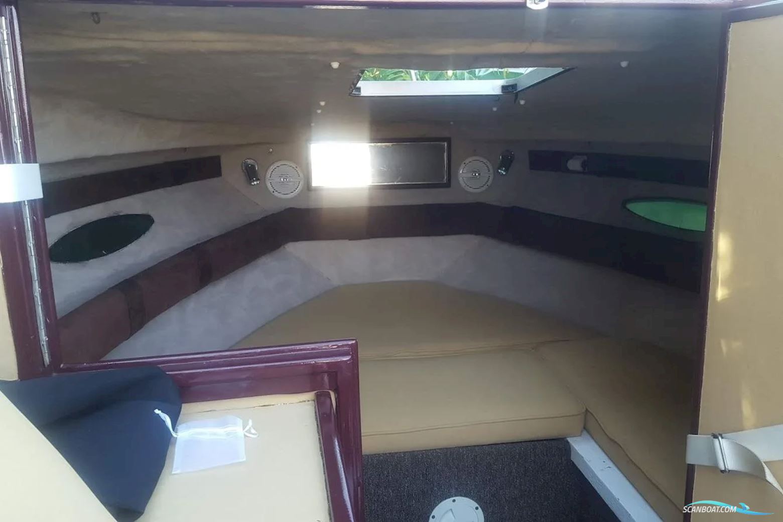 Sea Ray 210