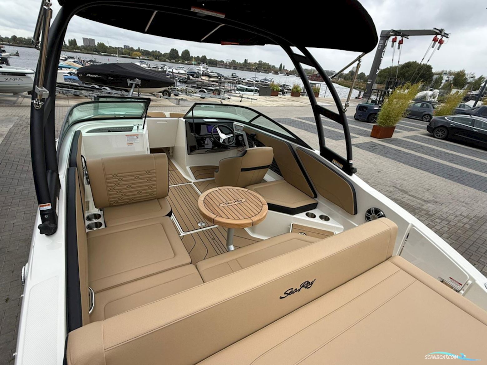 Sea Ray 210 spx