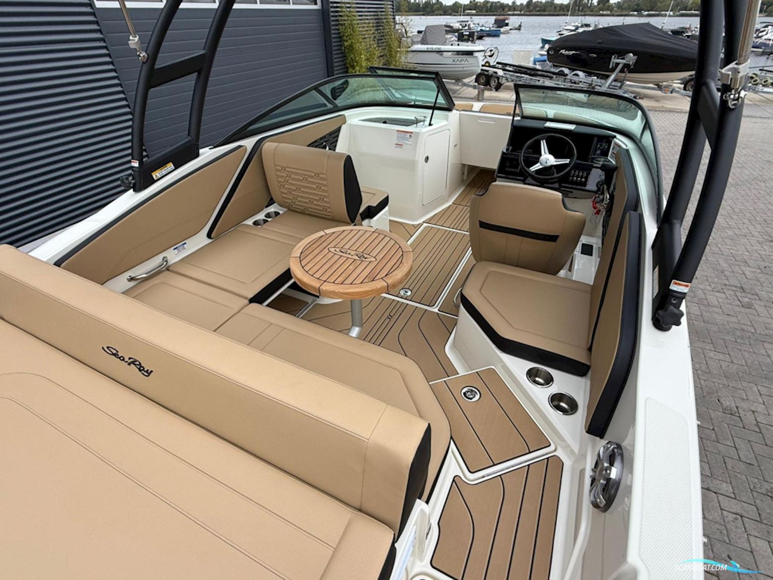 Sea Ray 210 spx