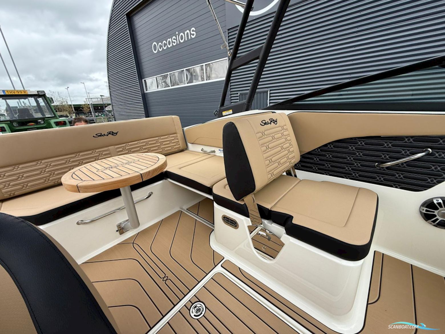 Sea Ray 210 spx
