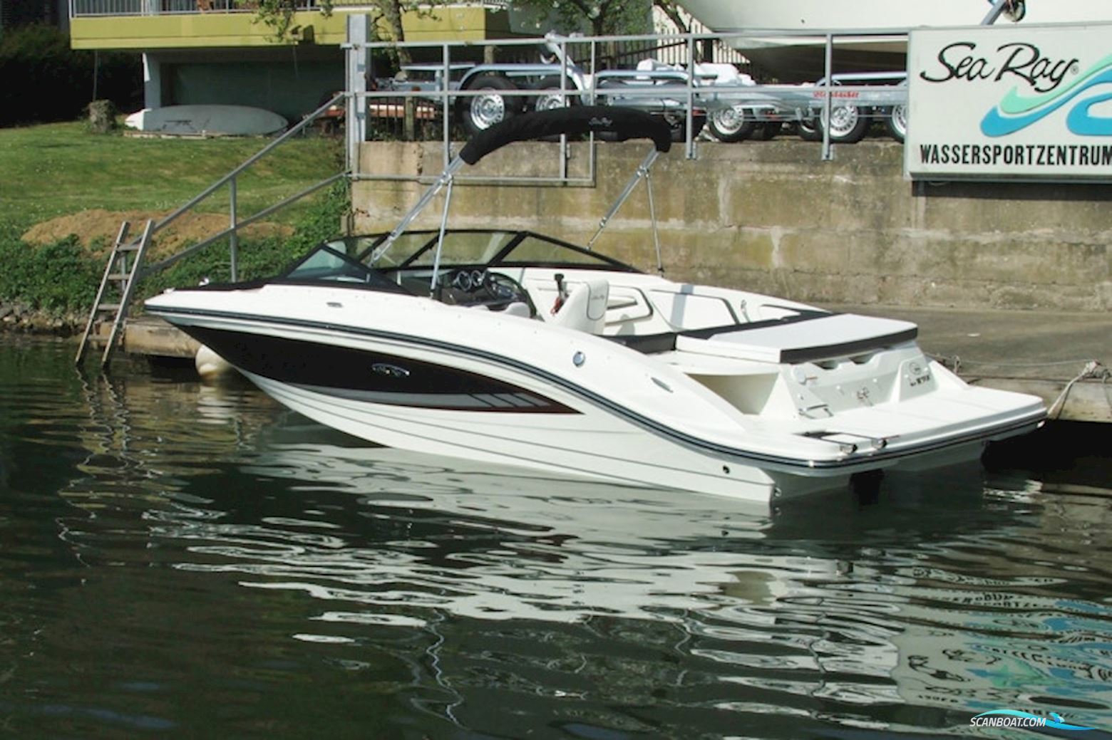 Sea Ray 210 SPXE Bowrider