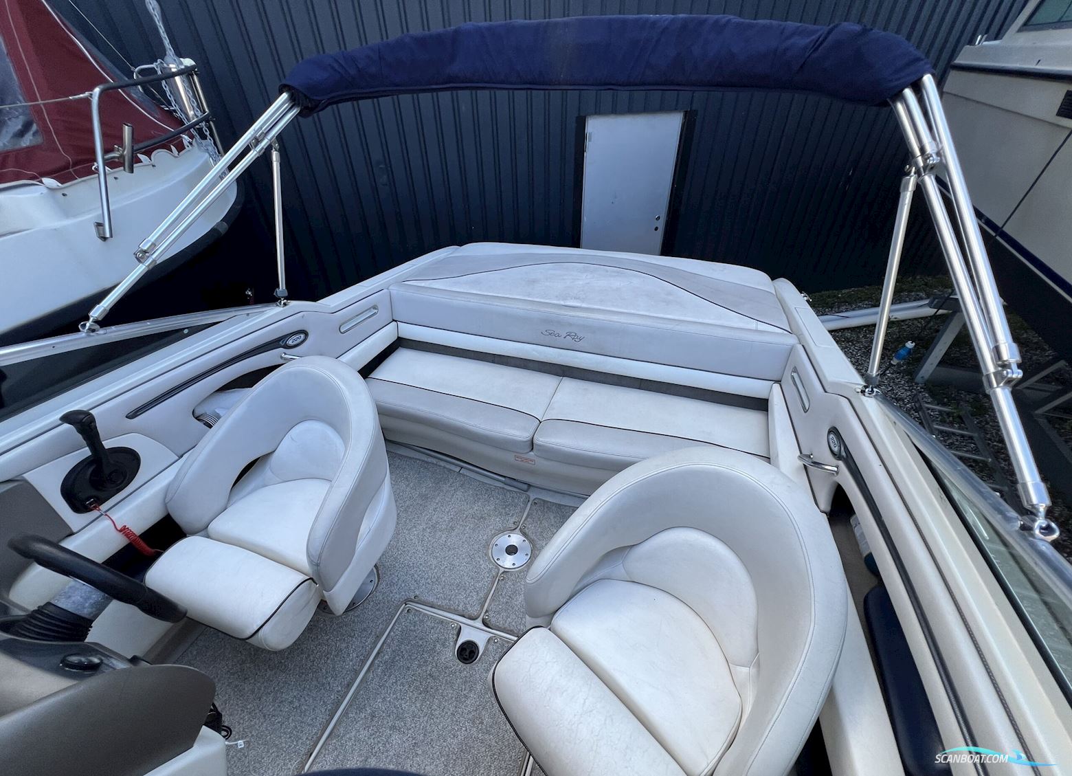 Sea Ray 220 Sunsport