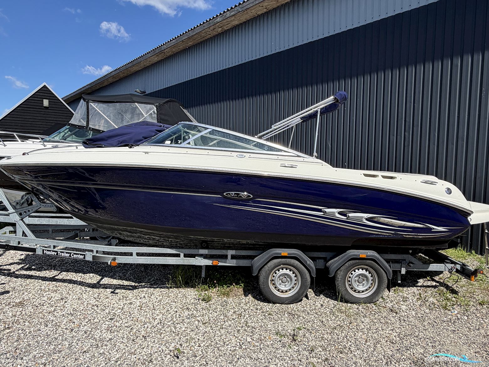 Sea Ray 220 Sunsport Motorboat 2006, with Mercruiser 4,3L 220HK Mpi engine, Denmark