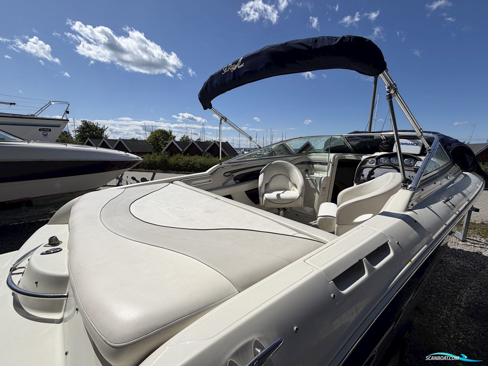 Sea Ray 220 Sunsport