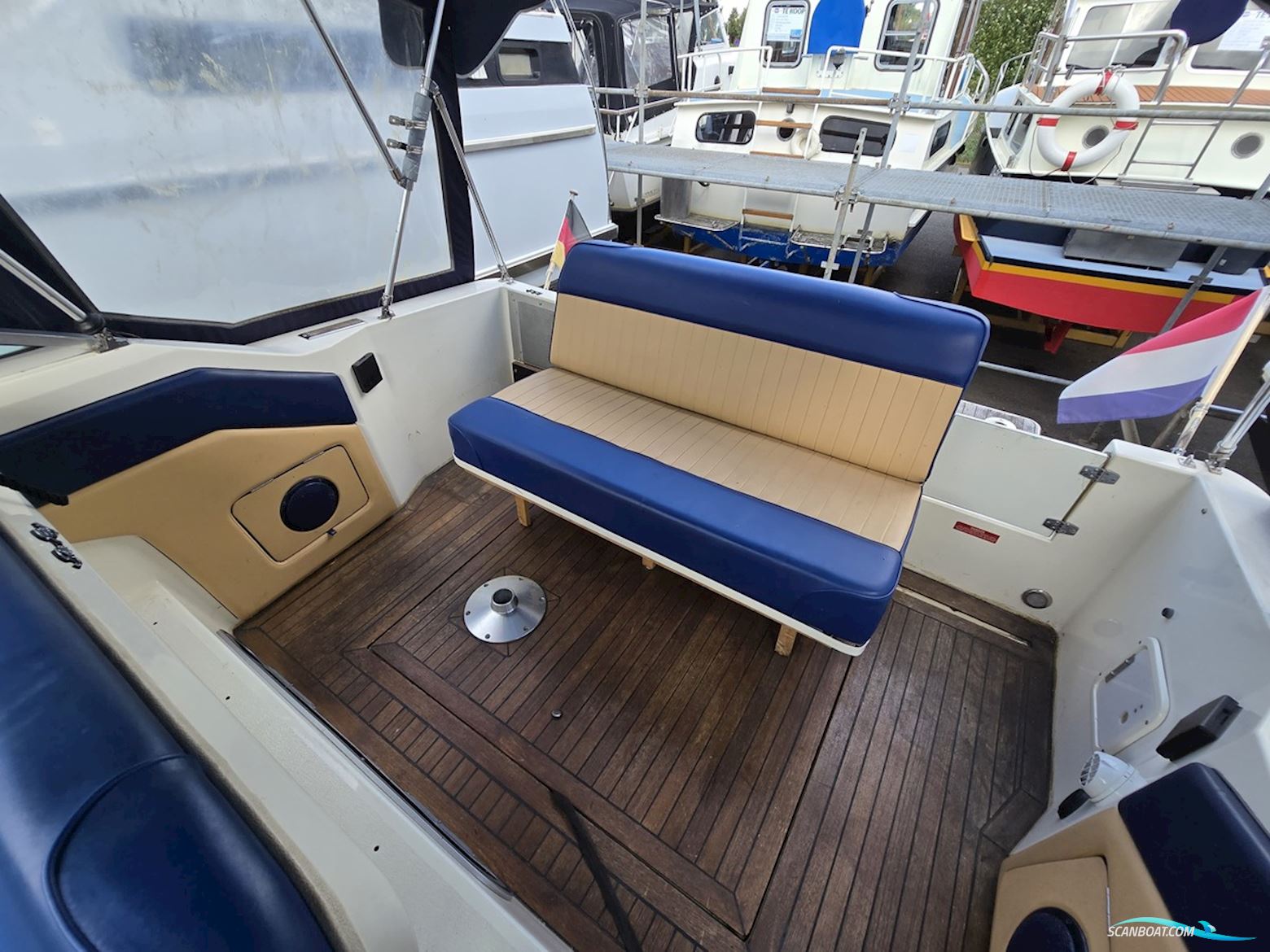 Sea Ray 220DA