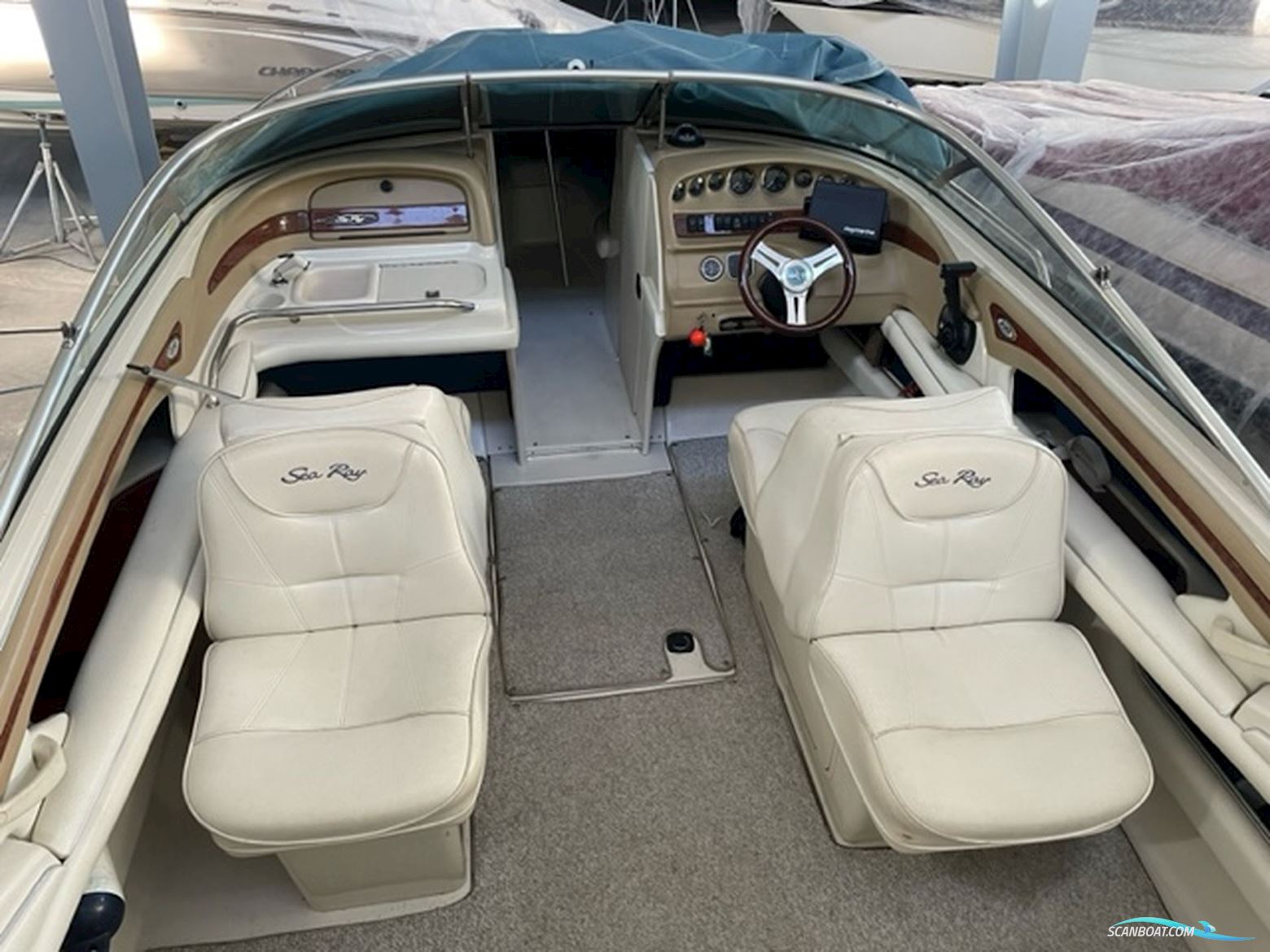 Sea Ray 230