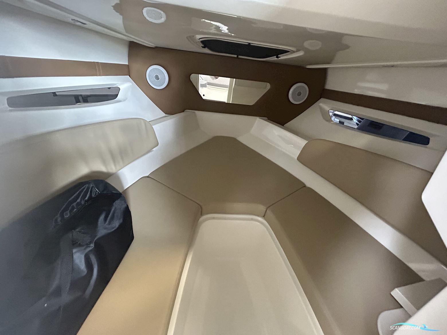 Sea Ray 230 Sun Sport OB – Solgt