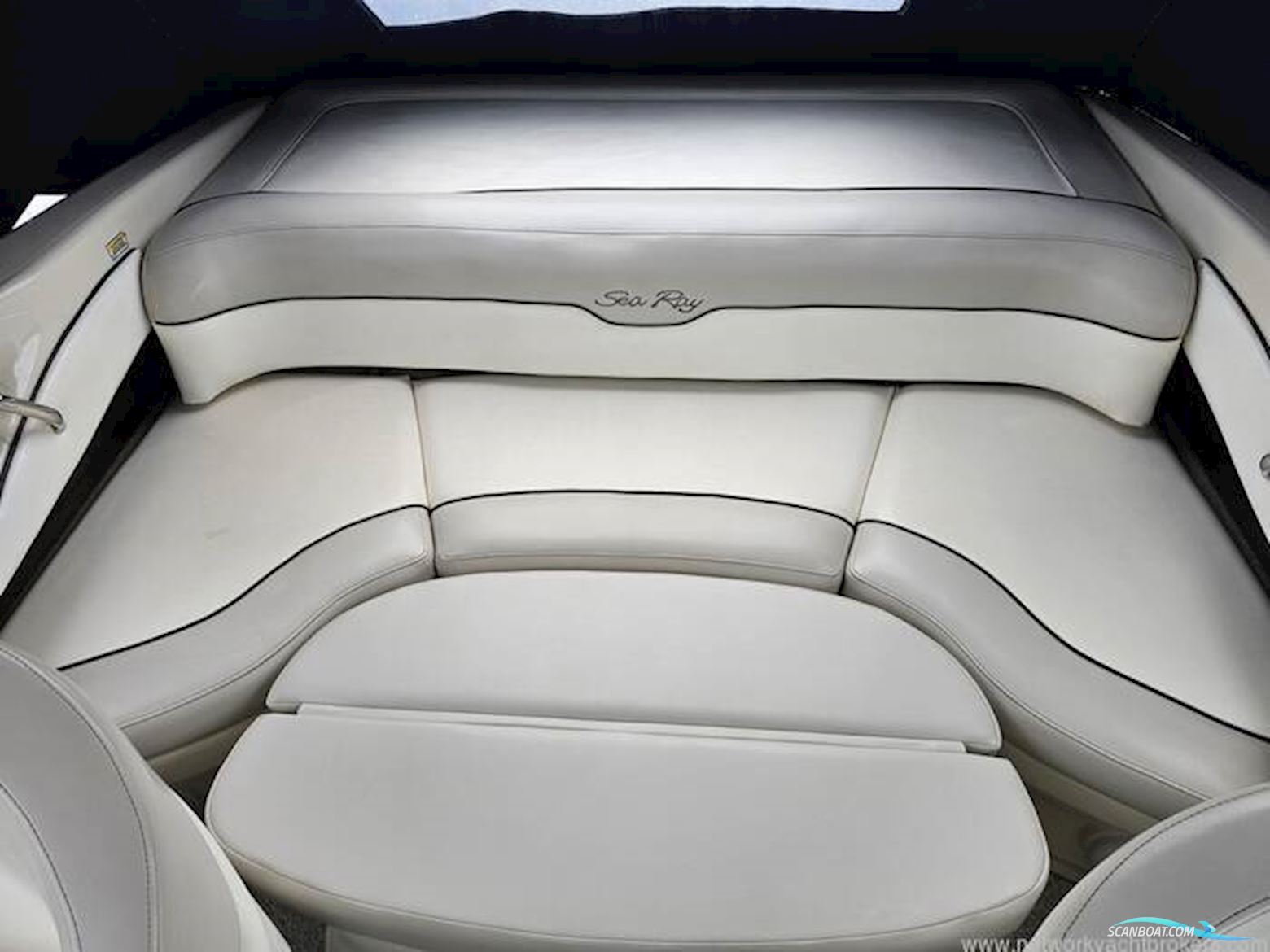 Sea Ray 240 Overnighter