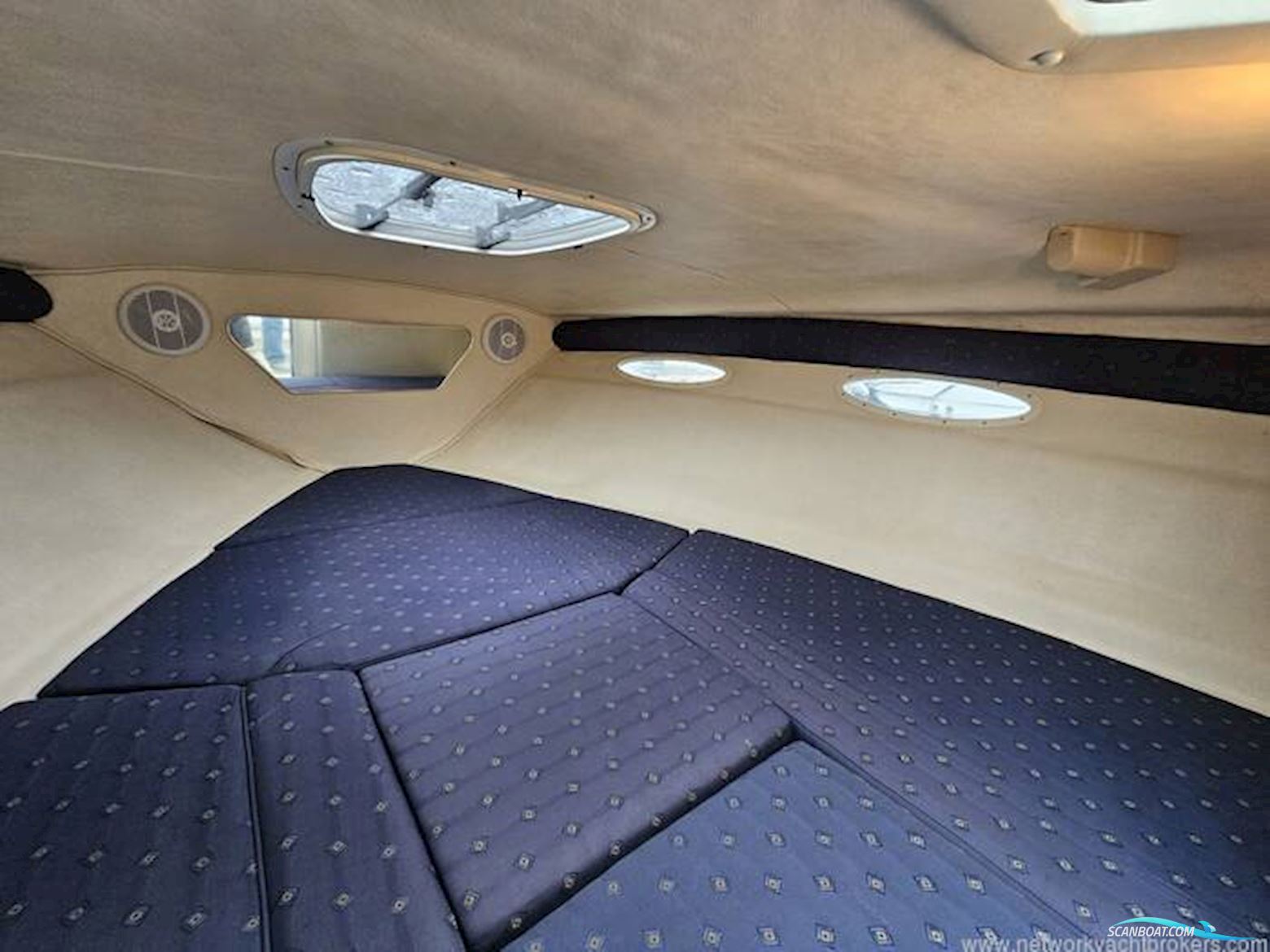 Sea Ray 240 Overnighter