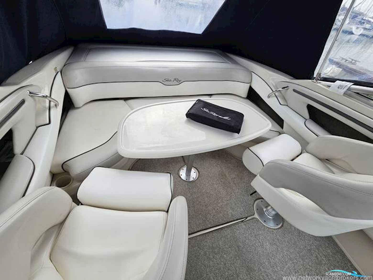 Sea Ray 240 Overnighter