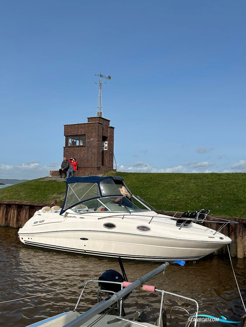 Sea Ray 240 Sundancer mit 3,5 t Ohlmeyer Trailer Motorboat 2008, with Mercruiser  engine, Germany