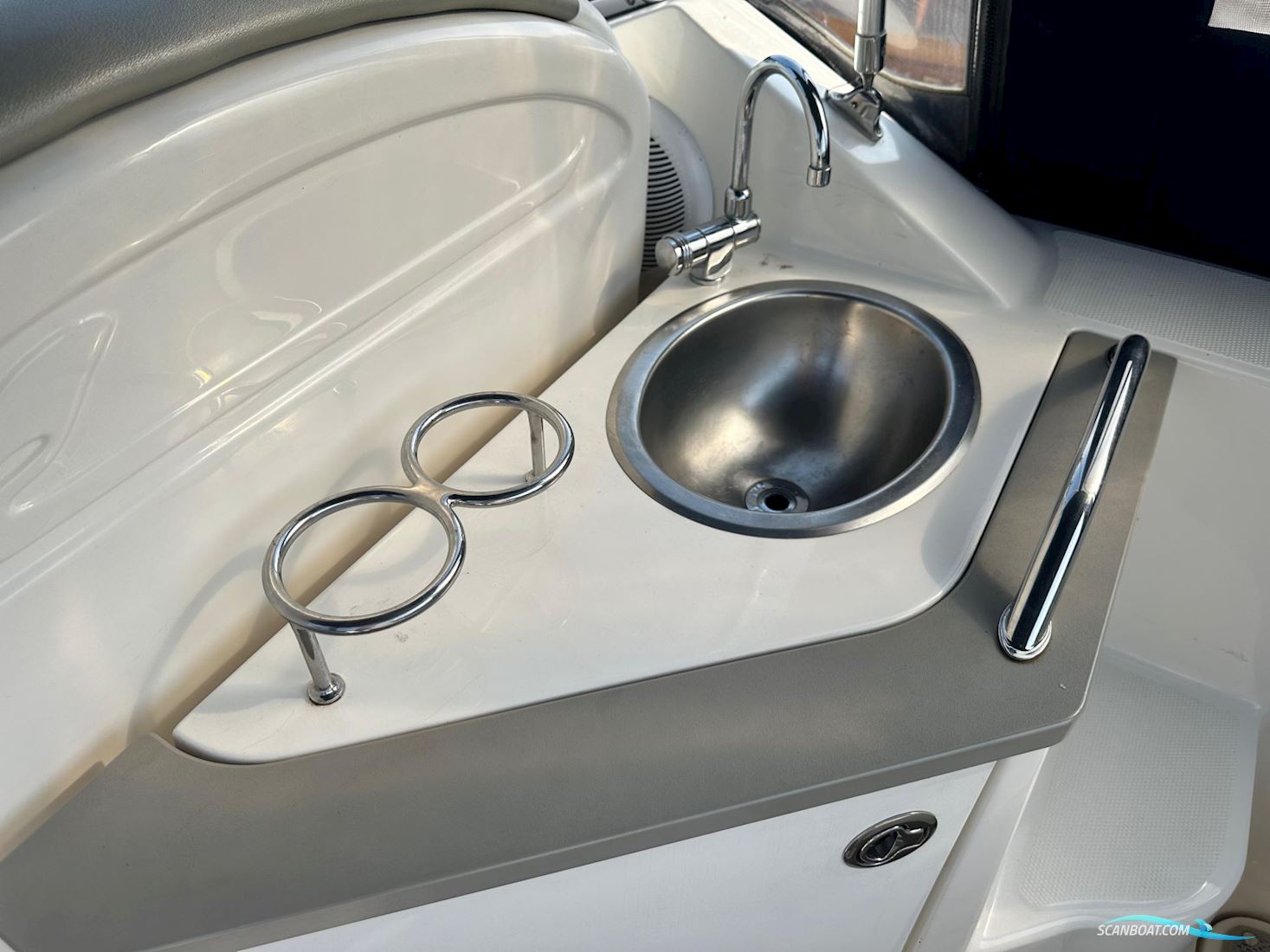 Sea Ray 240 Sundancer