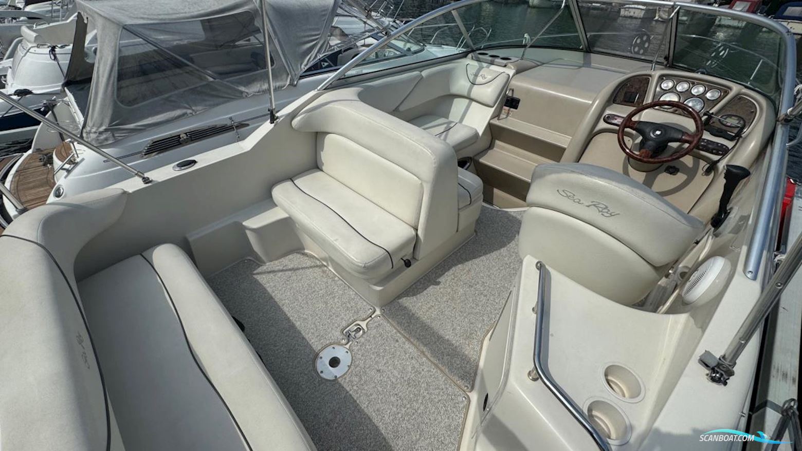 Sea Ray 240 SUNDANCER