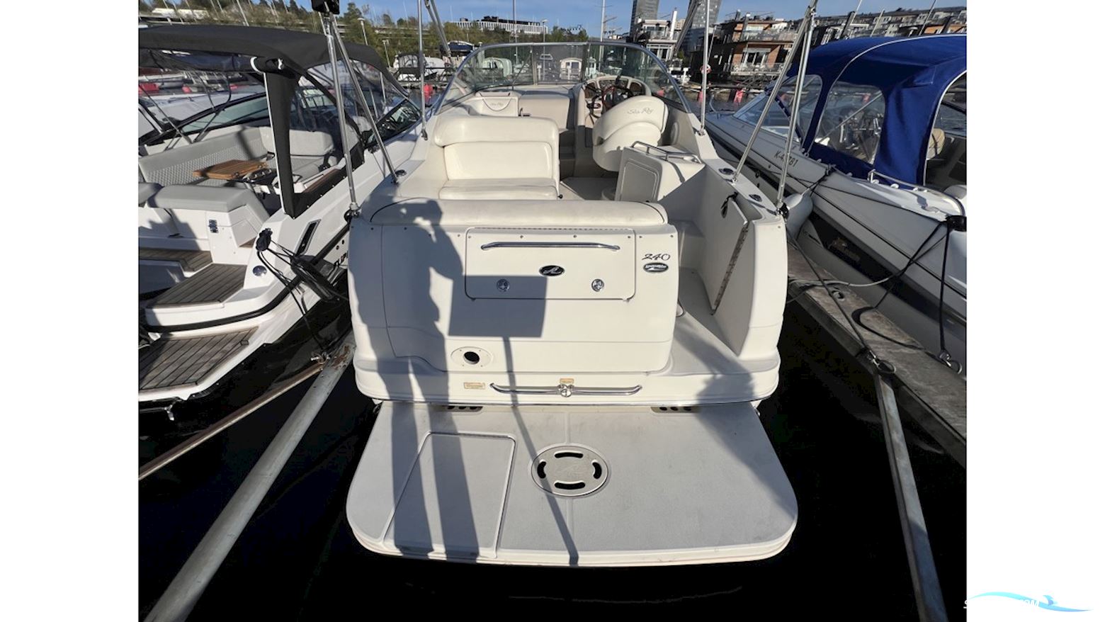 Sea Ray 240 SUNDANCER