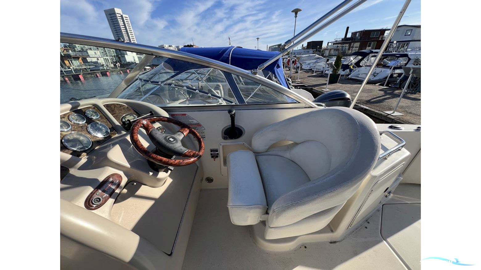 Sea Ray 240 SUNDANCER