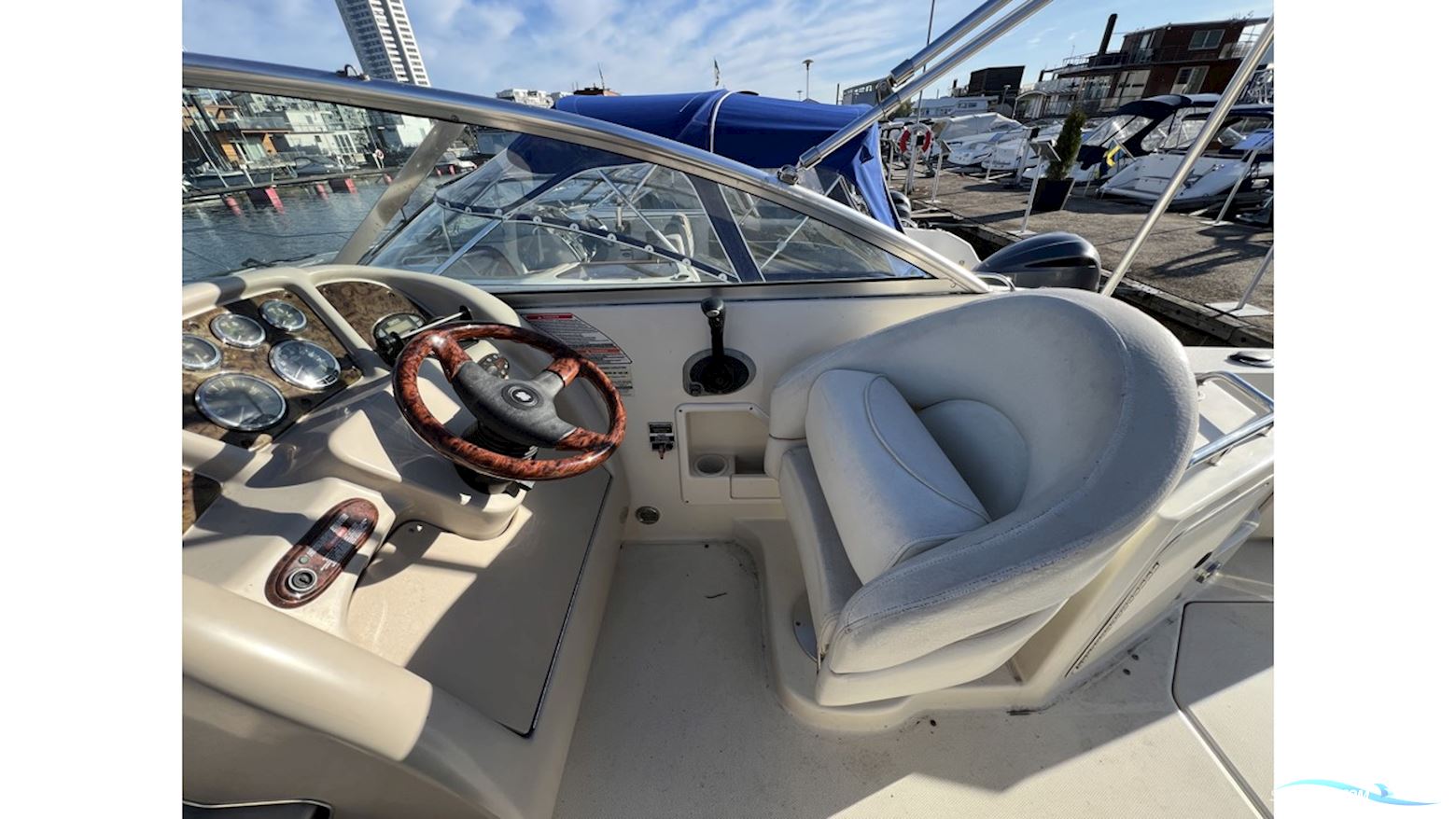 Sea Ray 240 SUNDANCER
