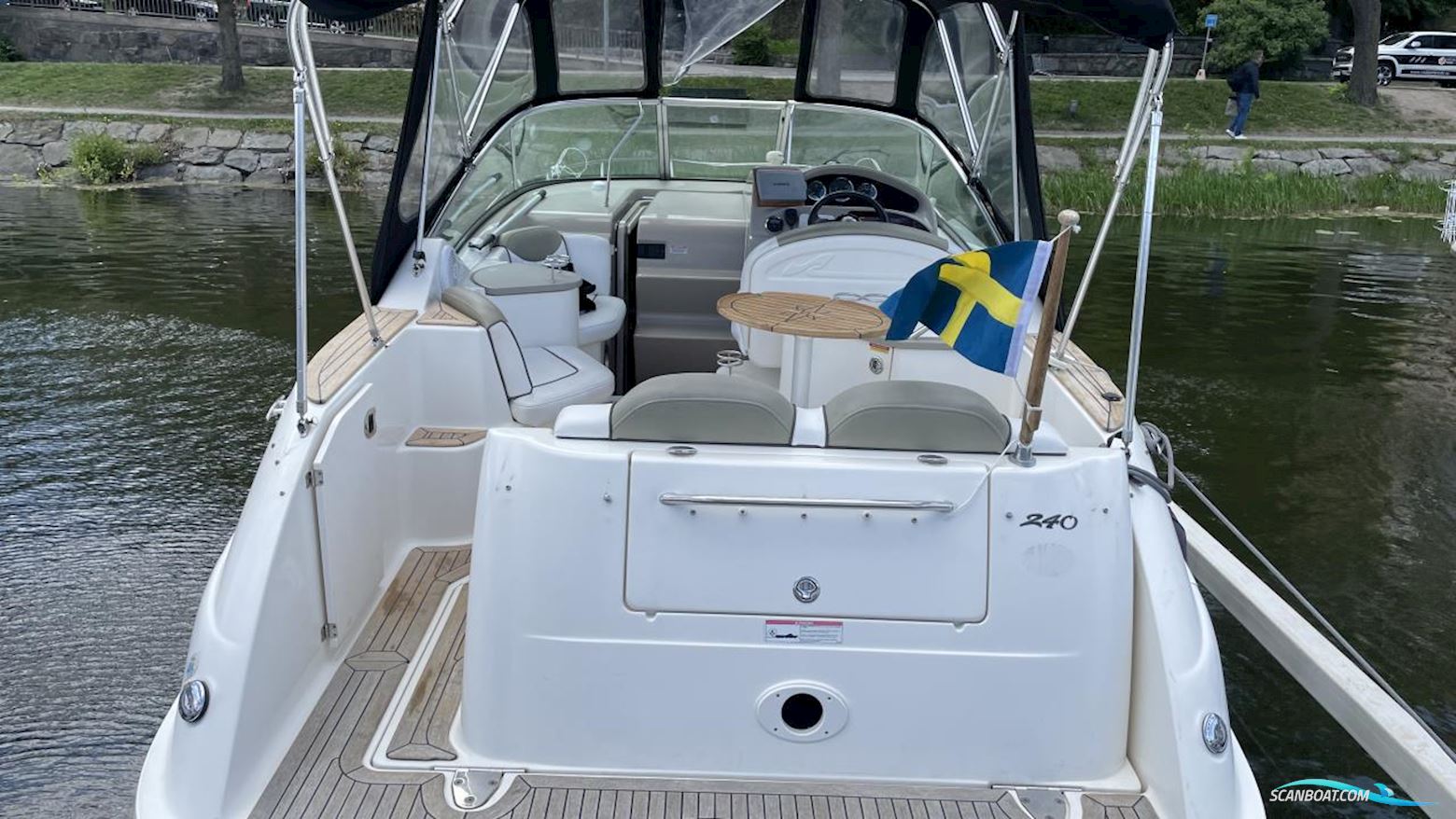Sea Ray 240 SUNDANCER