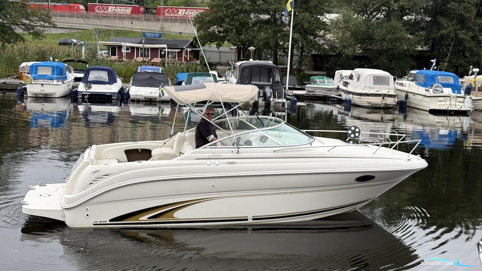Sea Ray 245 WEEKENDER Motorboat 2001, with Mercruiser engine, Sweden