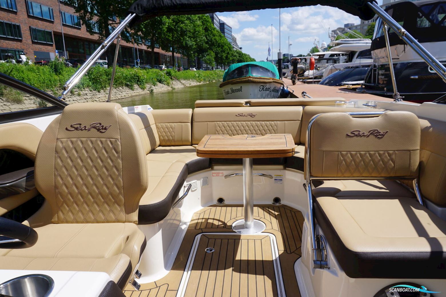 Sea Ray 250 SLX