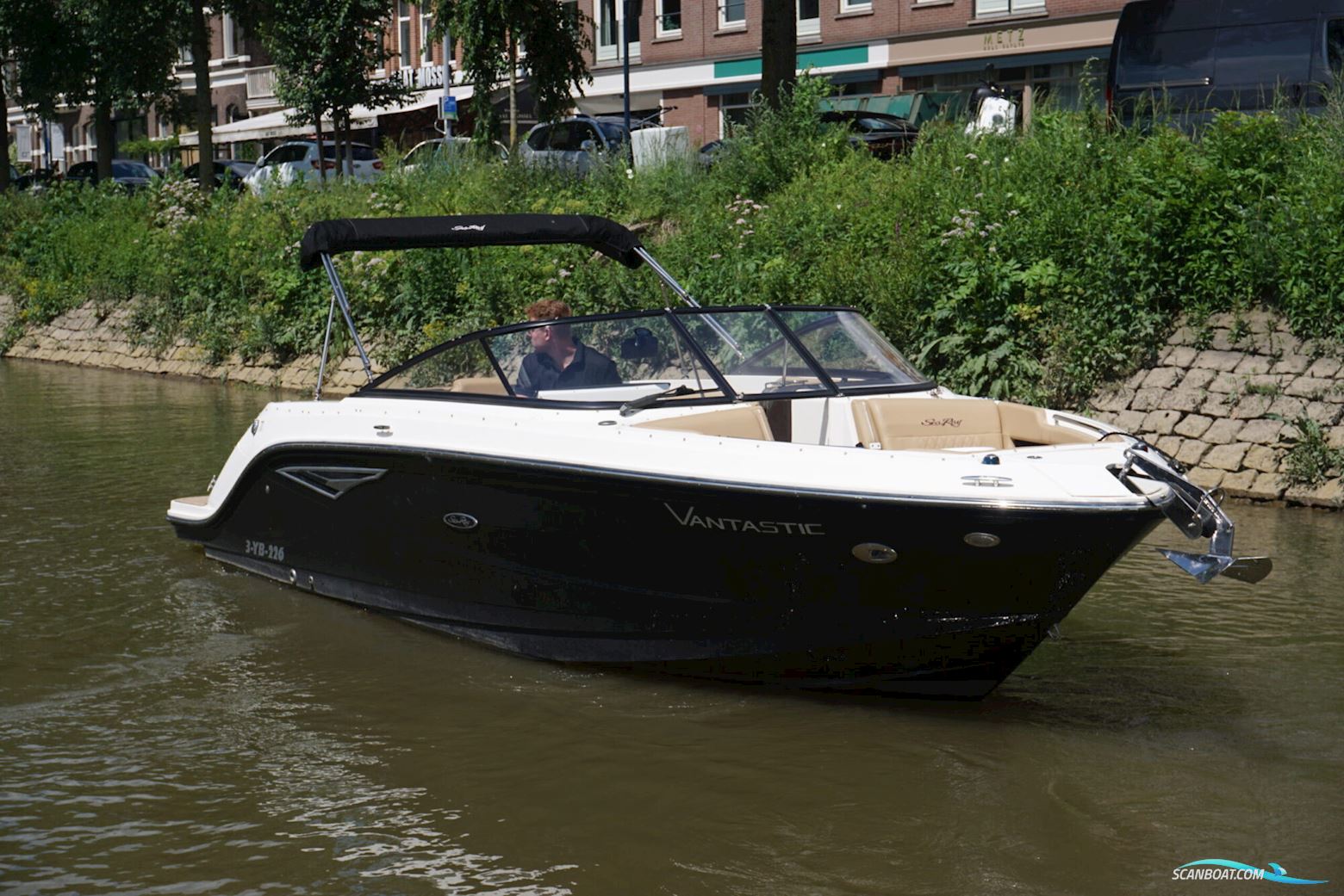 Sea Ray 250 Slx Motorboat 2018, with Mercruiser 6.2L engine, The Netherlands