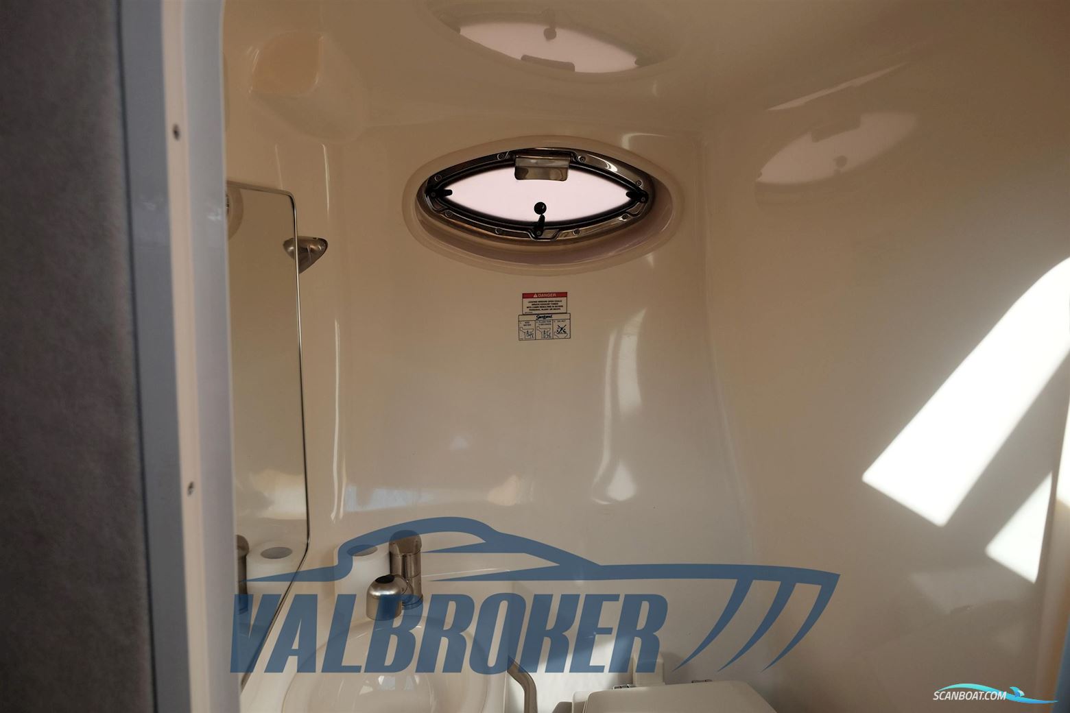 Sea Ray 255 DA Sundancer