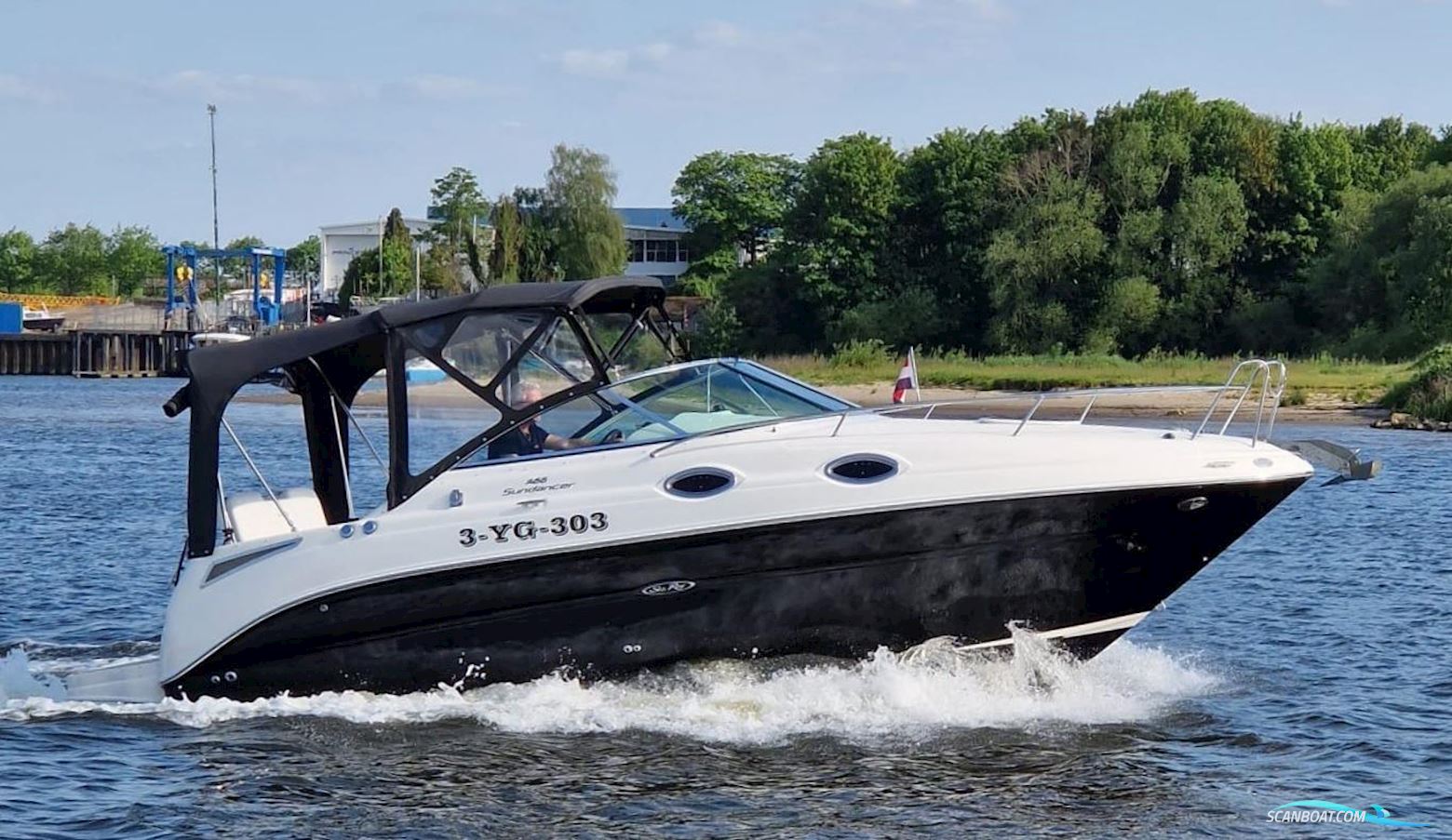 Sea Ray 255 Sundancer Motorboat 2004, with Mercruiser engine, The Netherlands