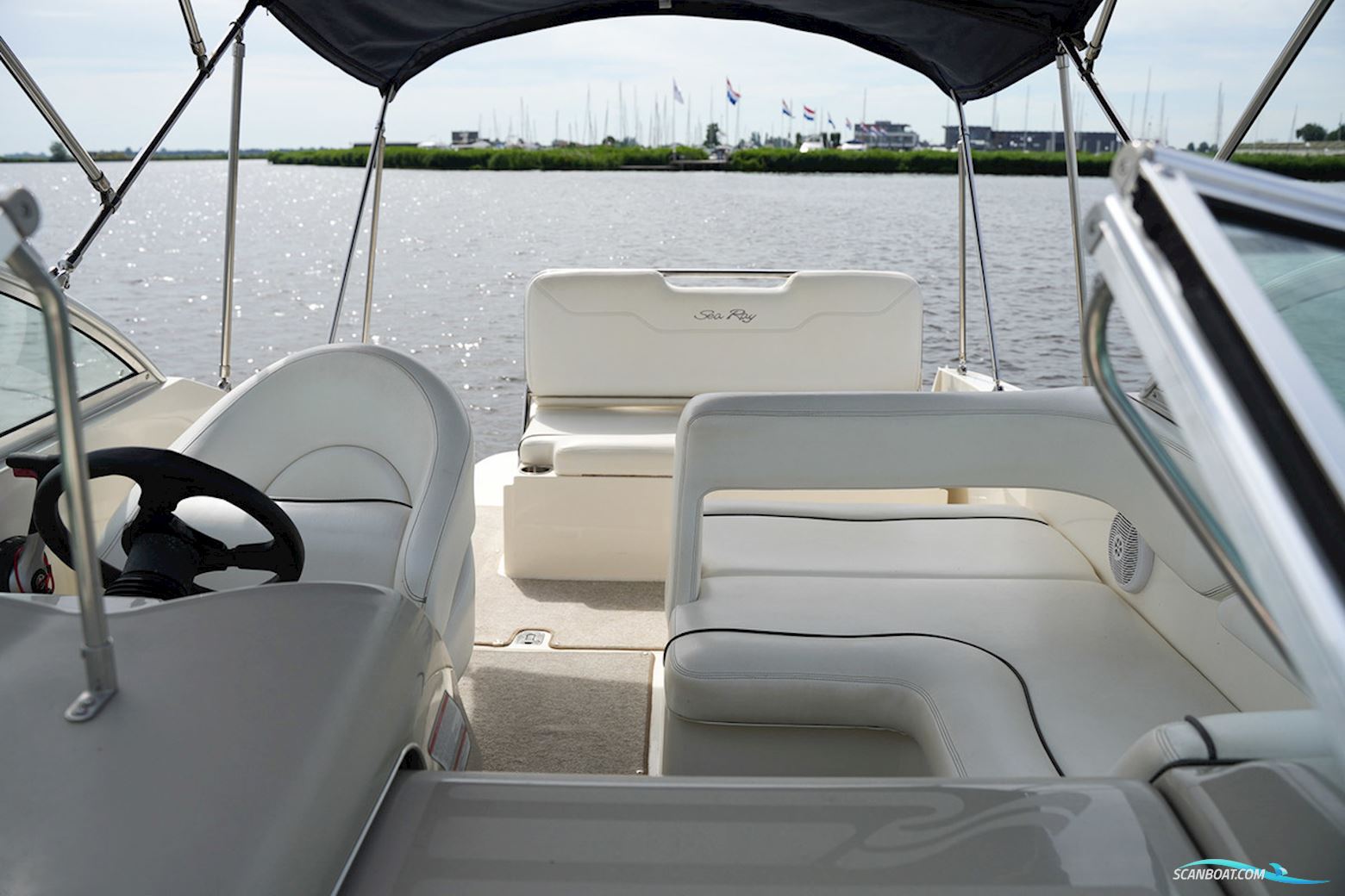 Sea Ray 255 Sundancer