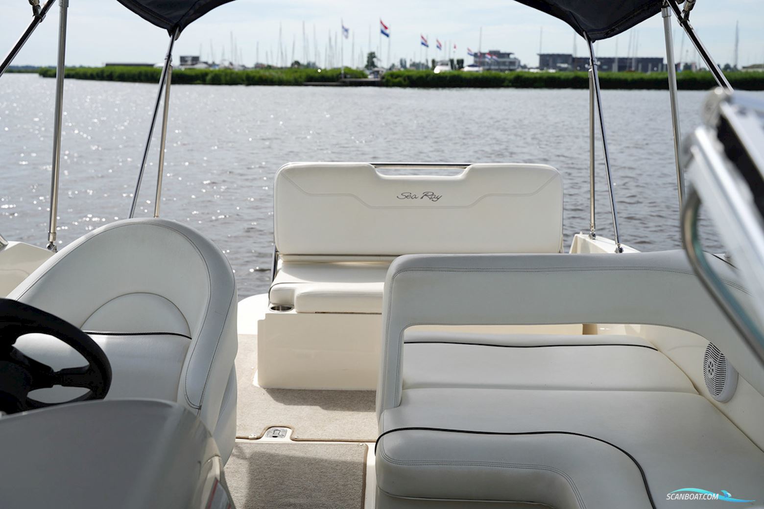 Sea Ray 255 Sundancer