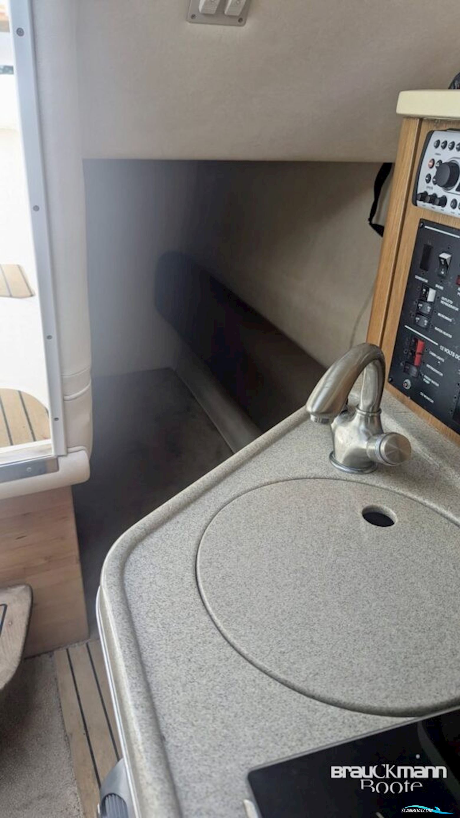 Sea Ray 255 Sundancer