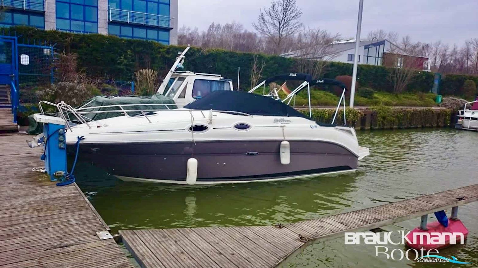 Sea Ray 255 Sundancer Motorboat 2007, with Mercruiser engine, Germany