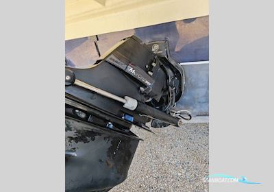 Sea Ray 255 Sundancer Motorboat 2011, with Mercruiser 5.0 Mpi engine, Croatia