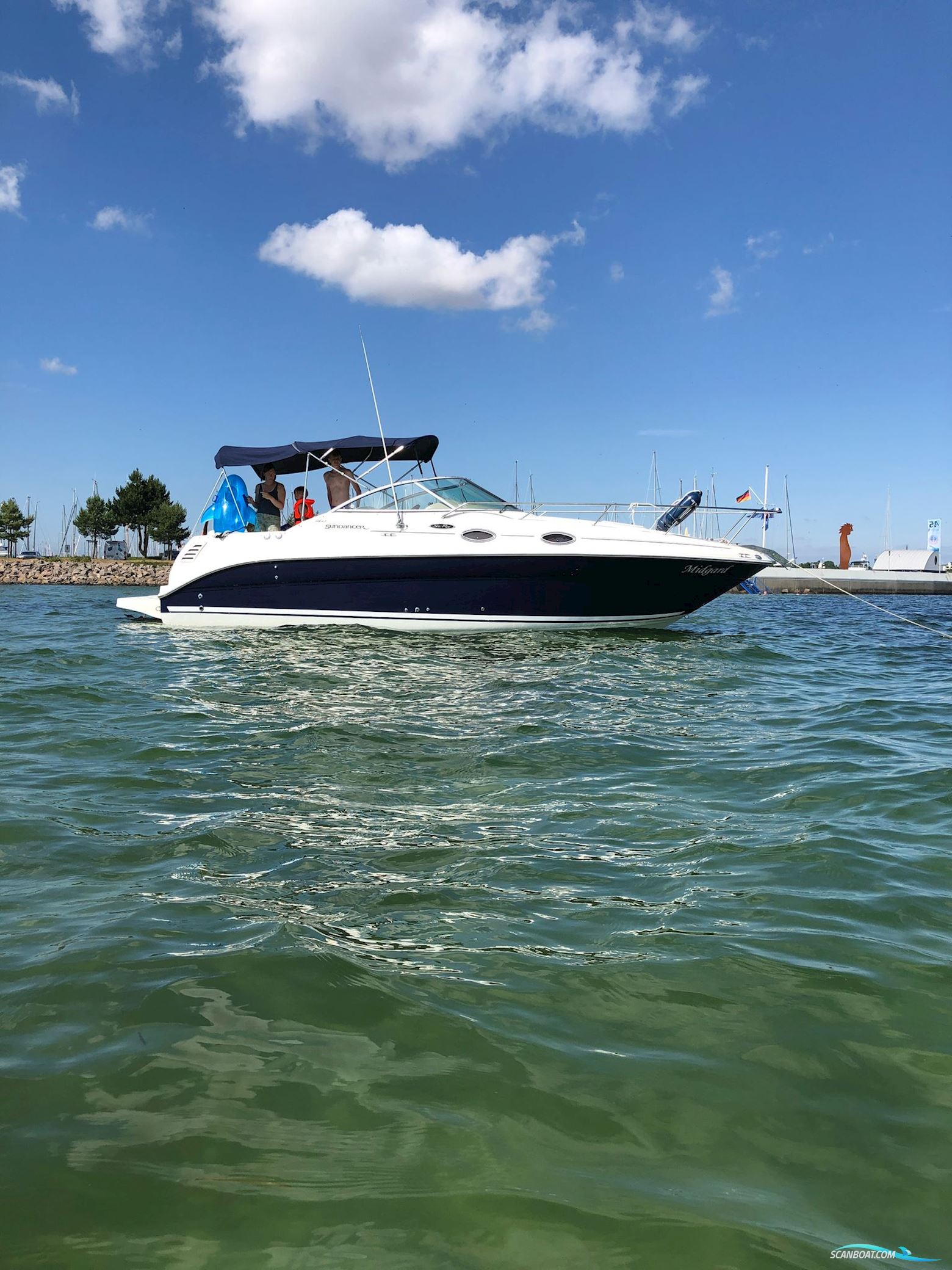 Sea Ray 260 DA Sundancer Motorboat 2004, with Mercruiser 350 Mag Mpi engine, Germany