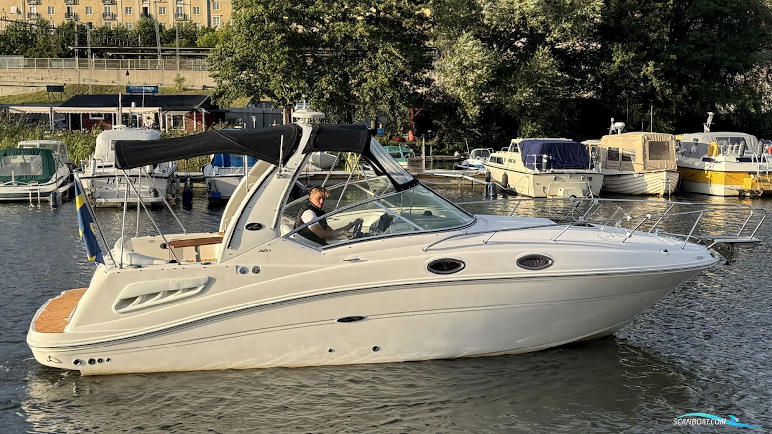 Sea Ray 260 Sundancer Motorboat 2007, with Mercruiser engine, Sweden