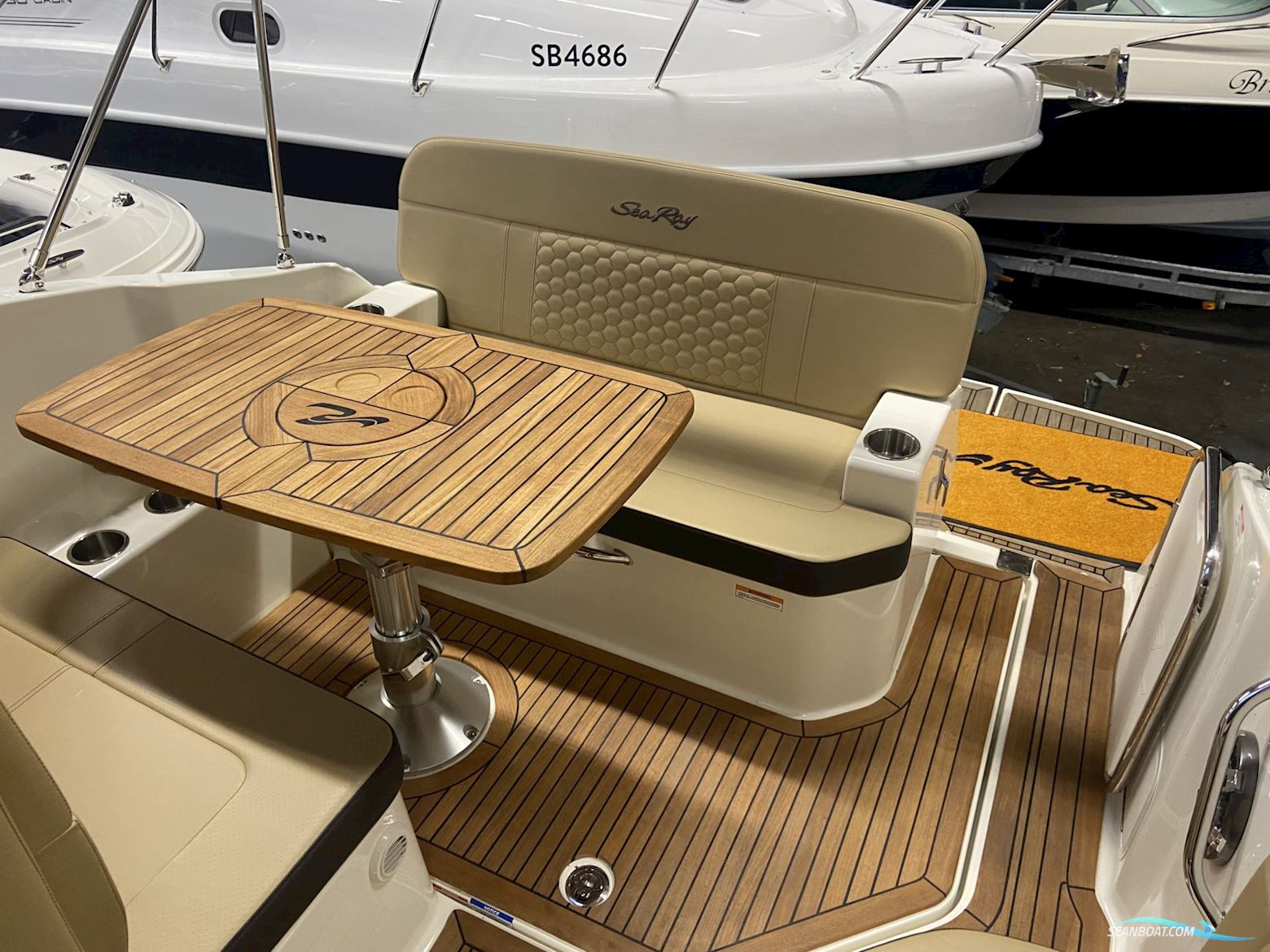 Sea Ray 265 Sundancer – Solgt