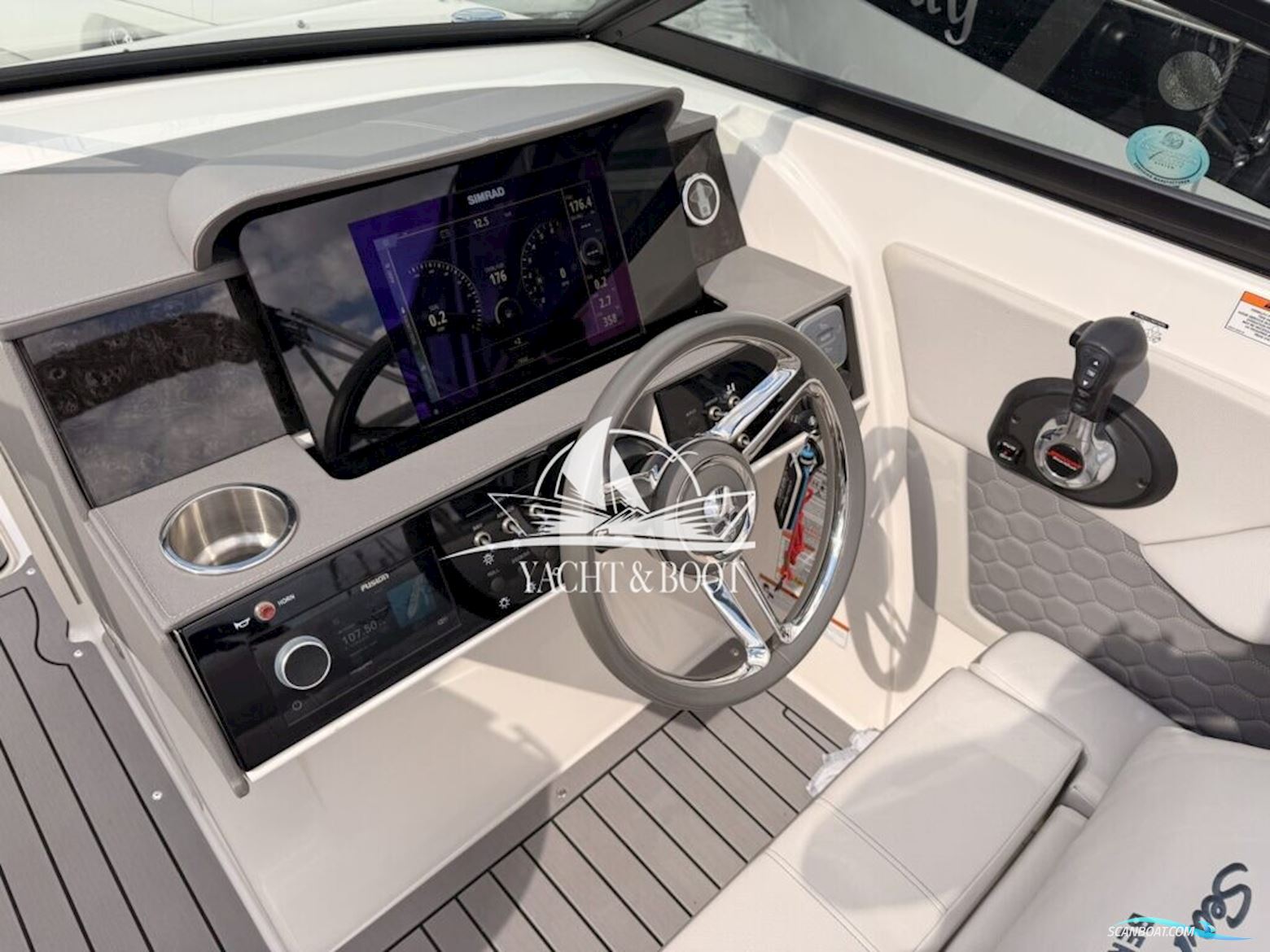 Sea Ray 270 SDX