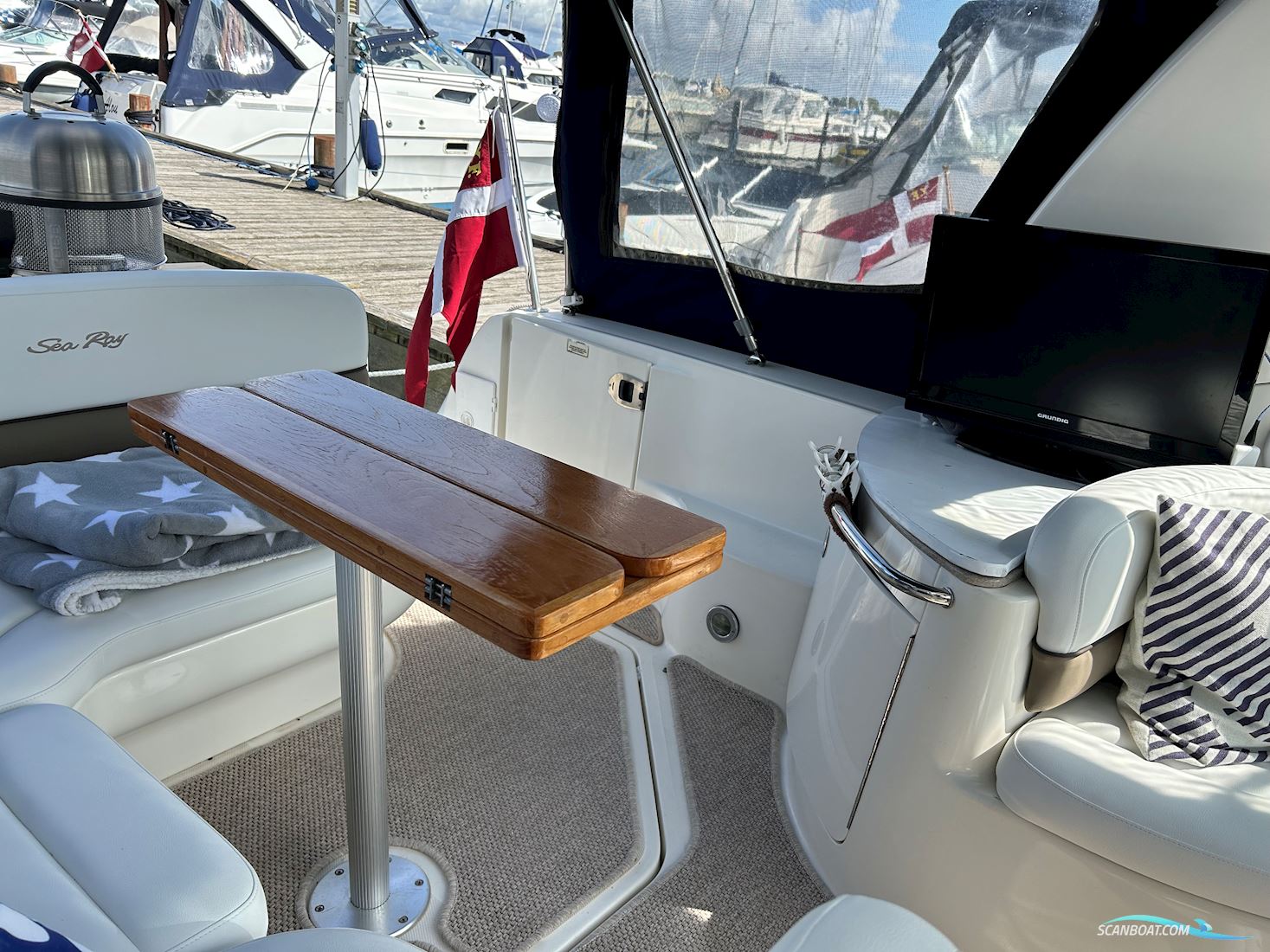 Sea Ray 275 Sundancer