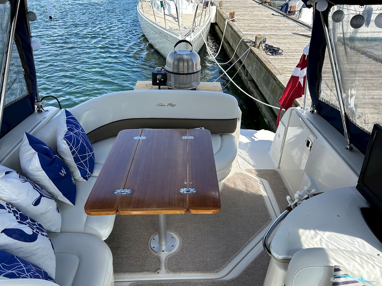 Sea Ray 275 Sundancer