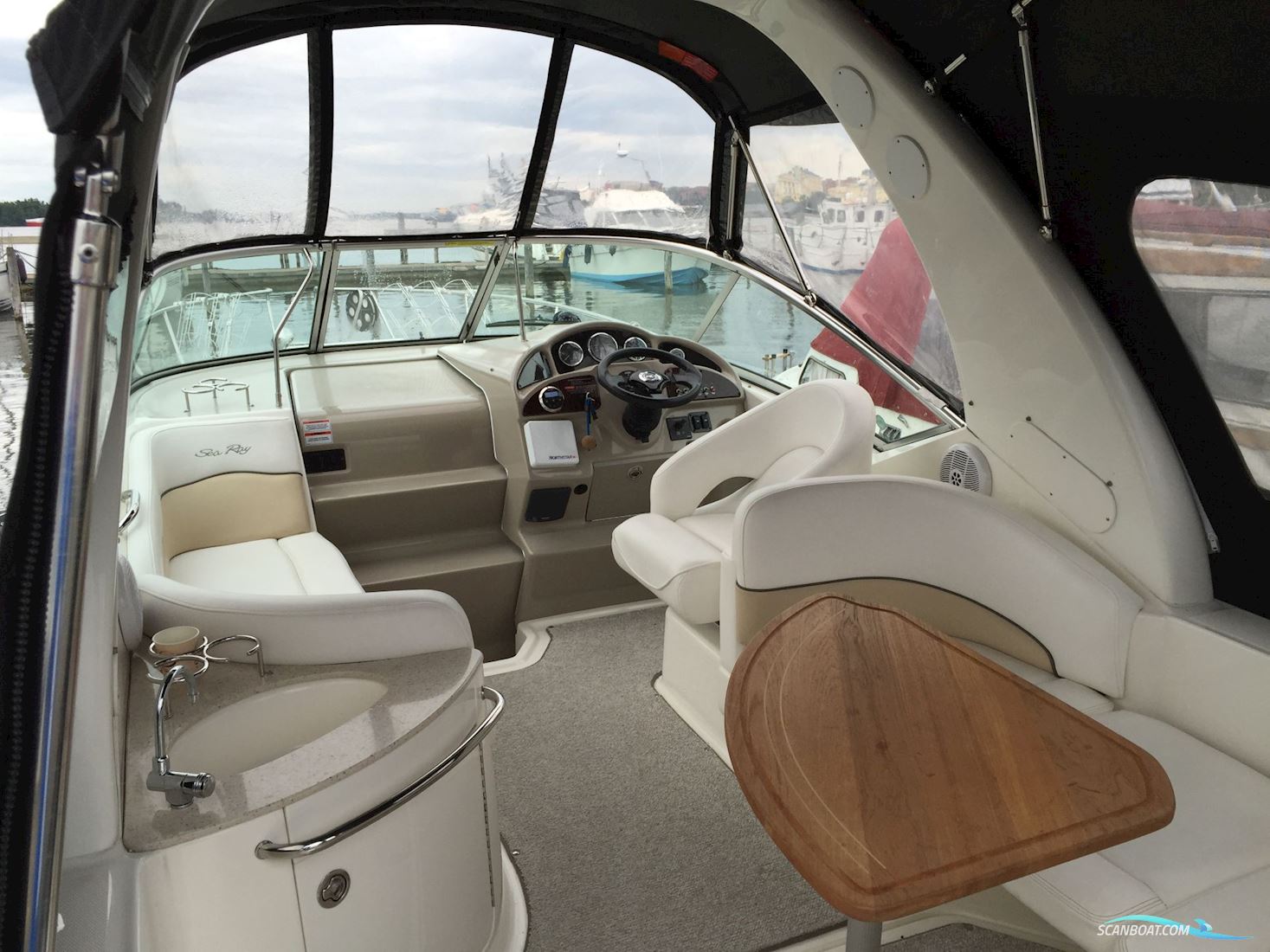 Sea Ray 275 Sundancer