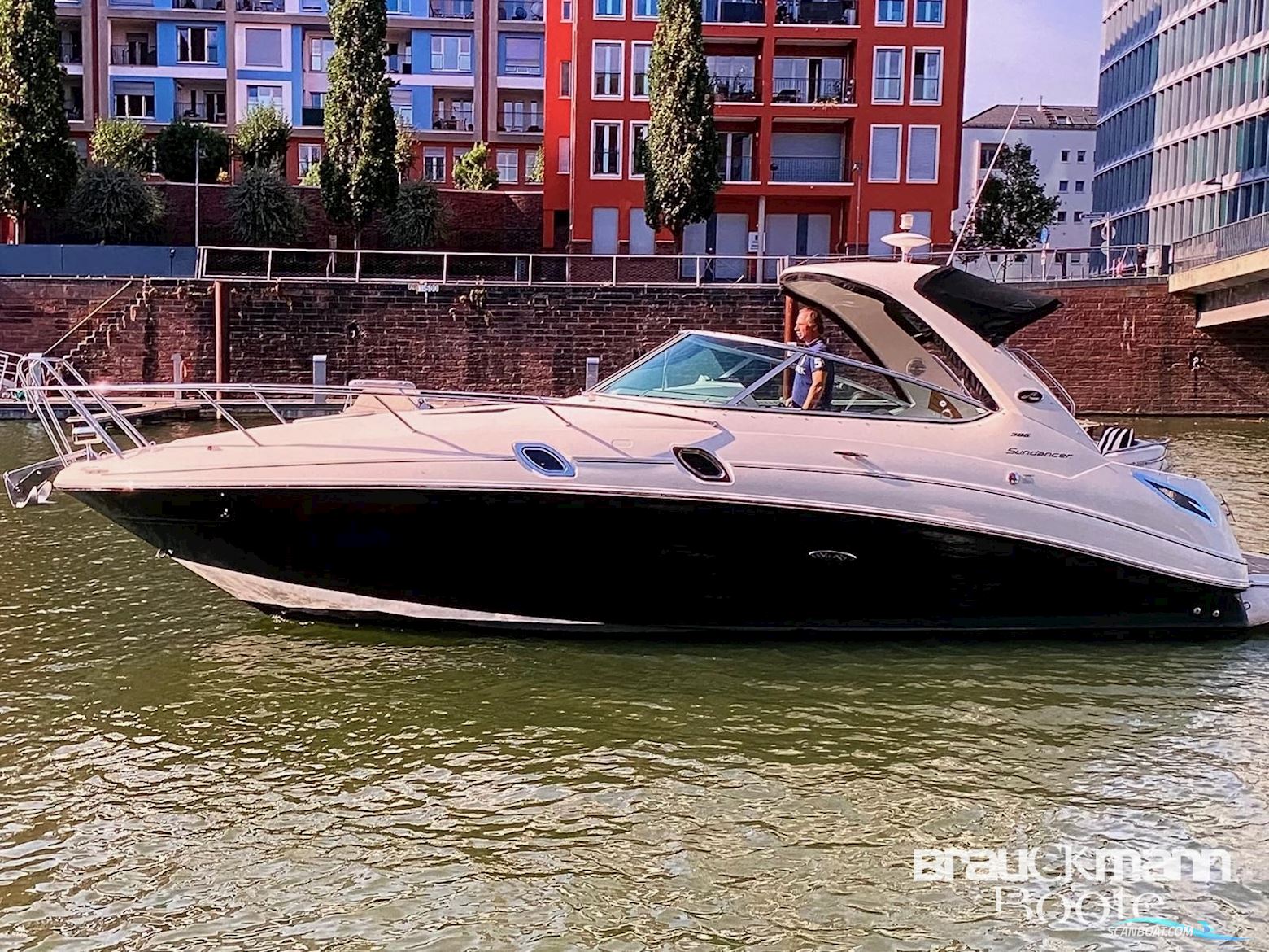 Sea Ray 305 Sundancer Motorboat 2013, with Mercruiser engine, Germany