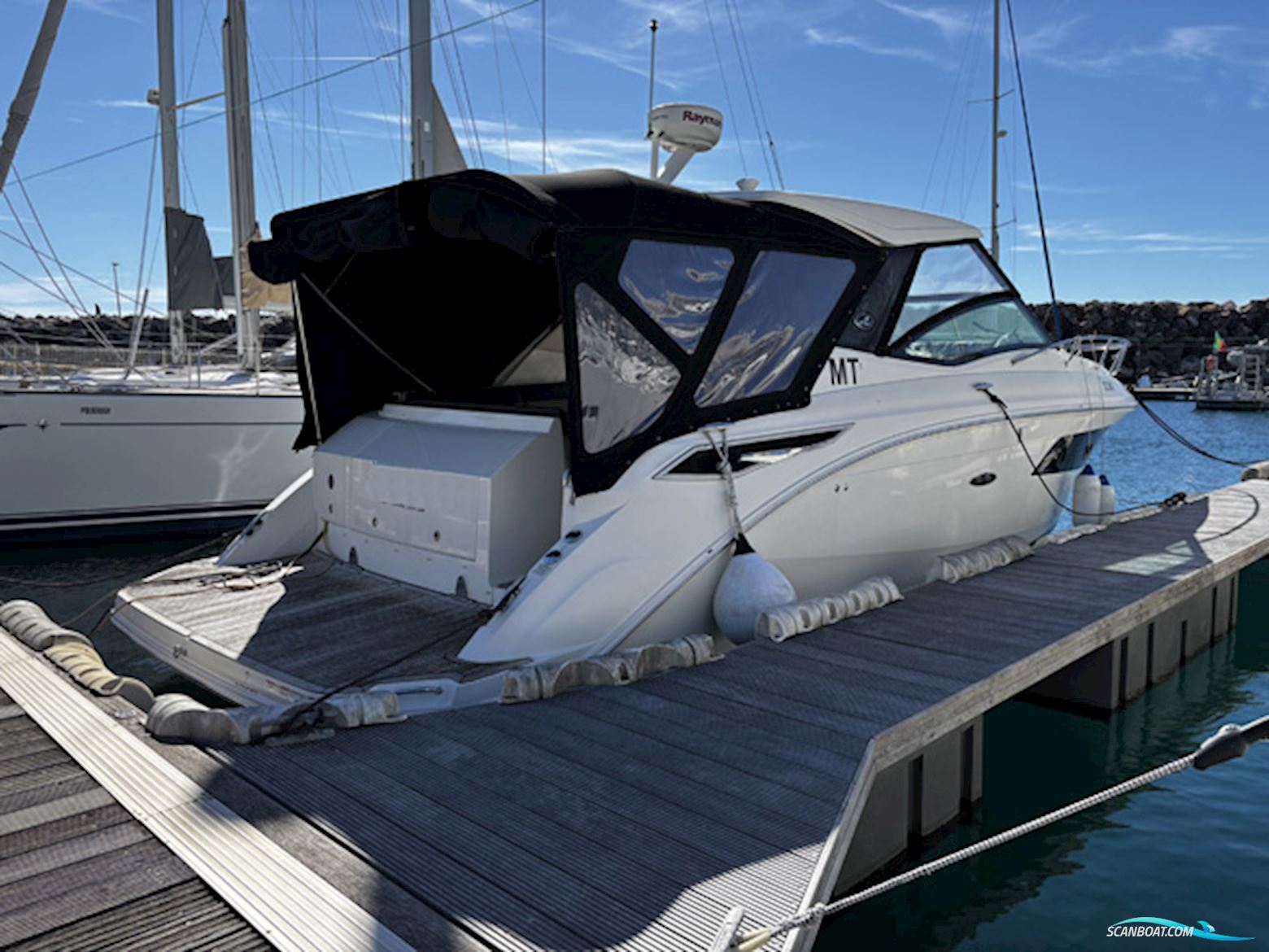 Sea Ray 320