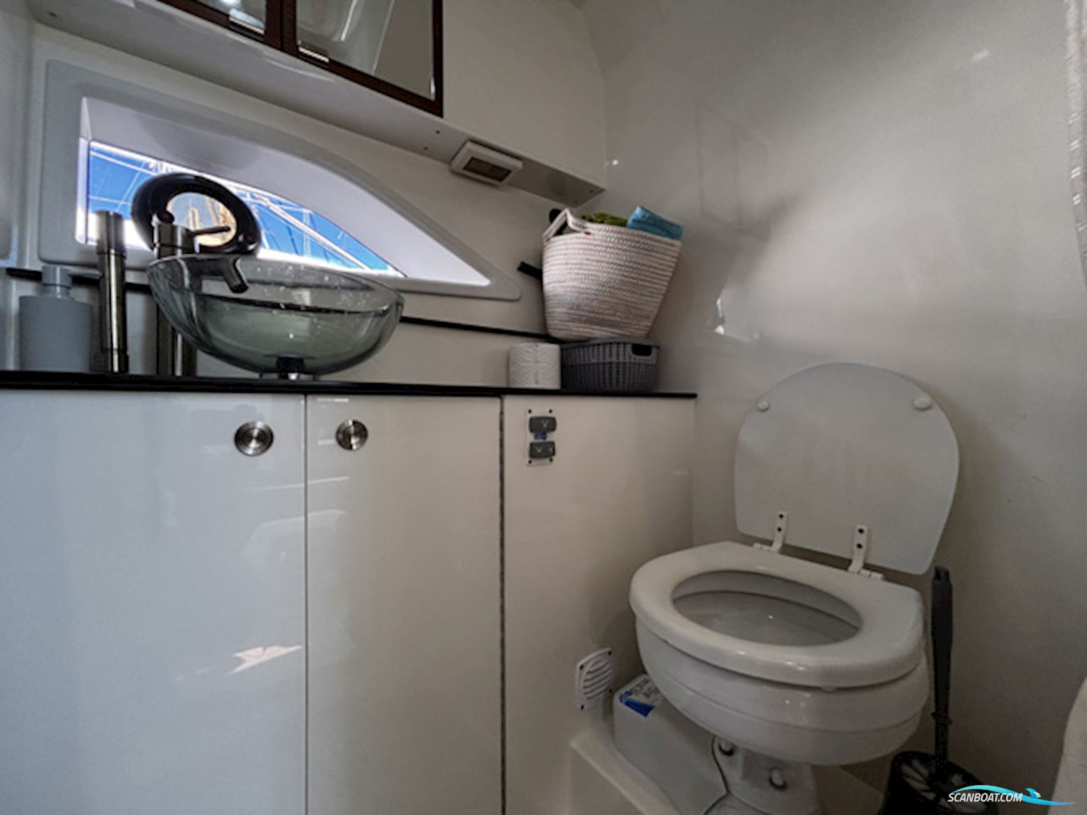 Sea Ray 320
