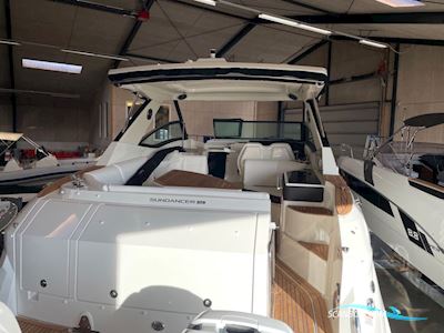 Sea Ray 320 Sundancer OB Motorboat 2025, with Mercury engine, Denmark