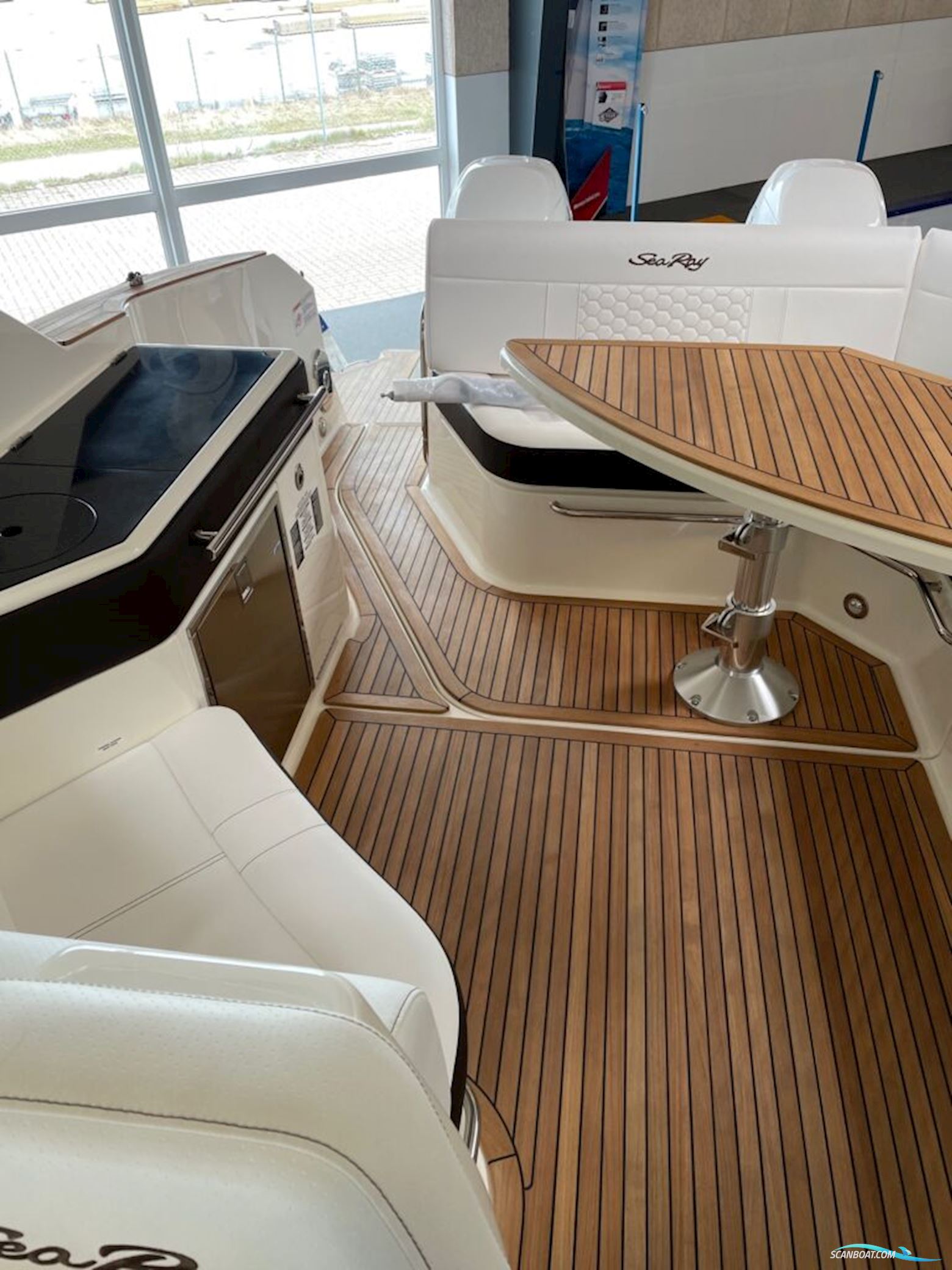 Sea Ray 320 Sundancer OB