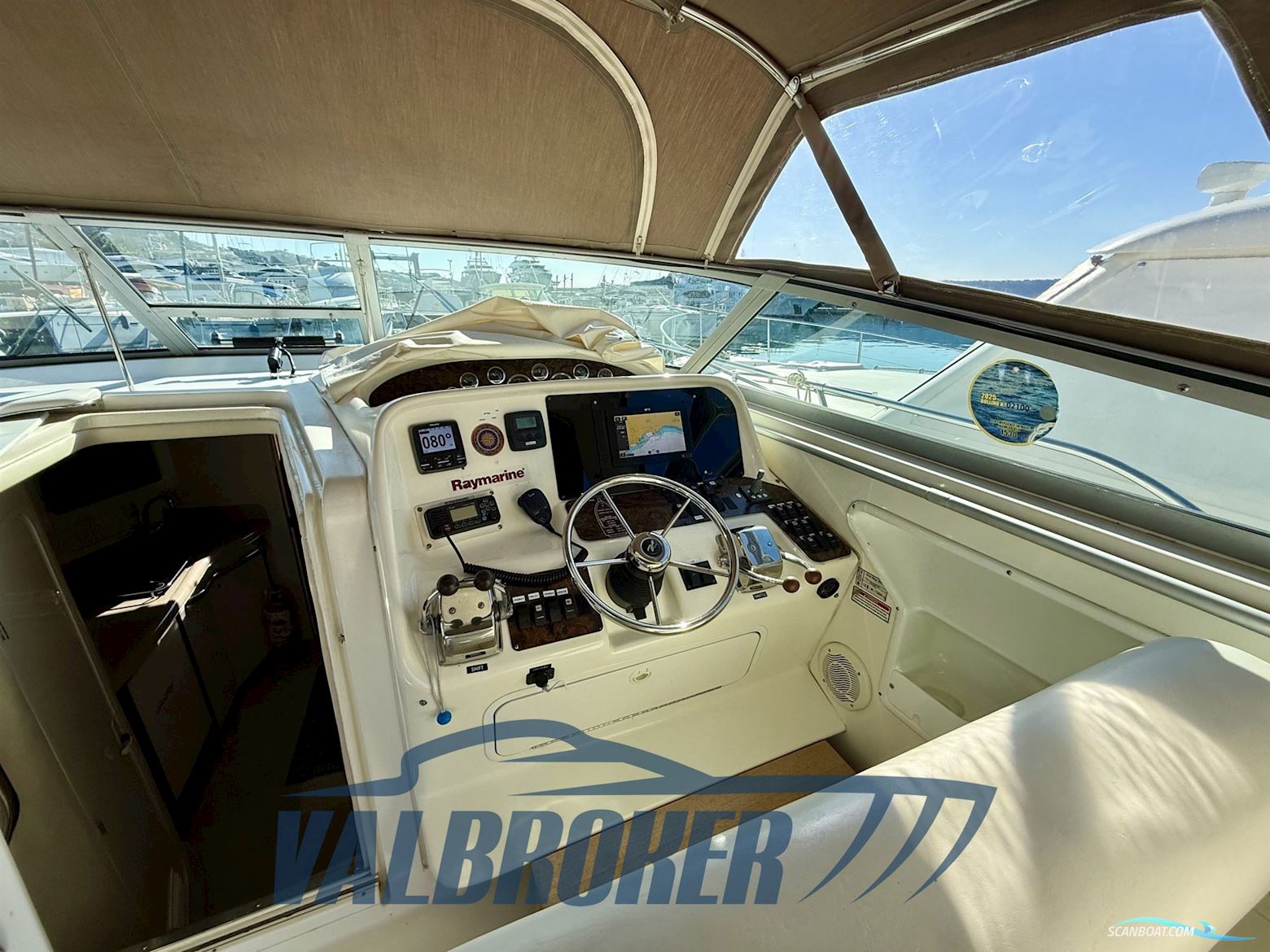 Sea Ray 330 Amberjack