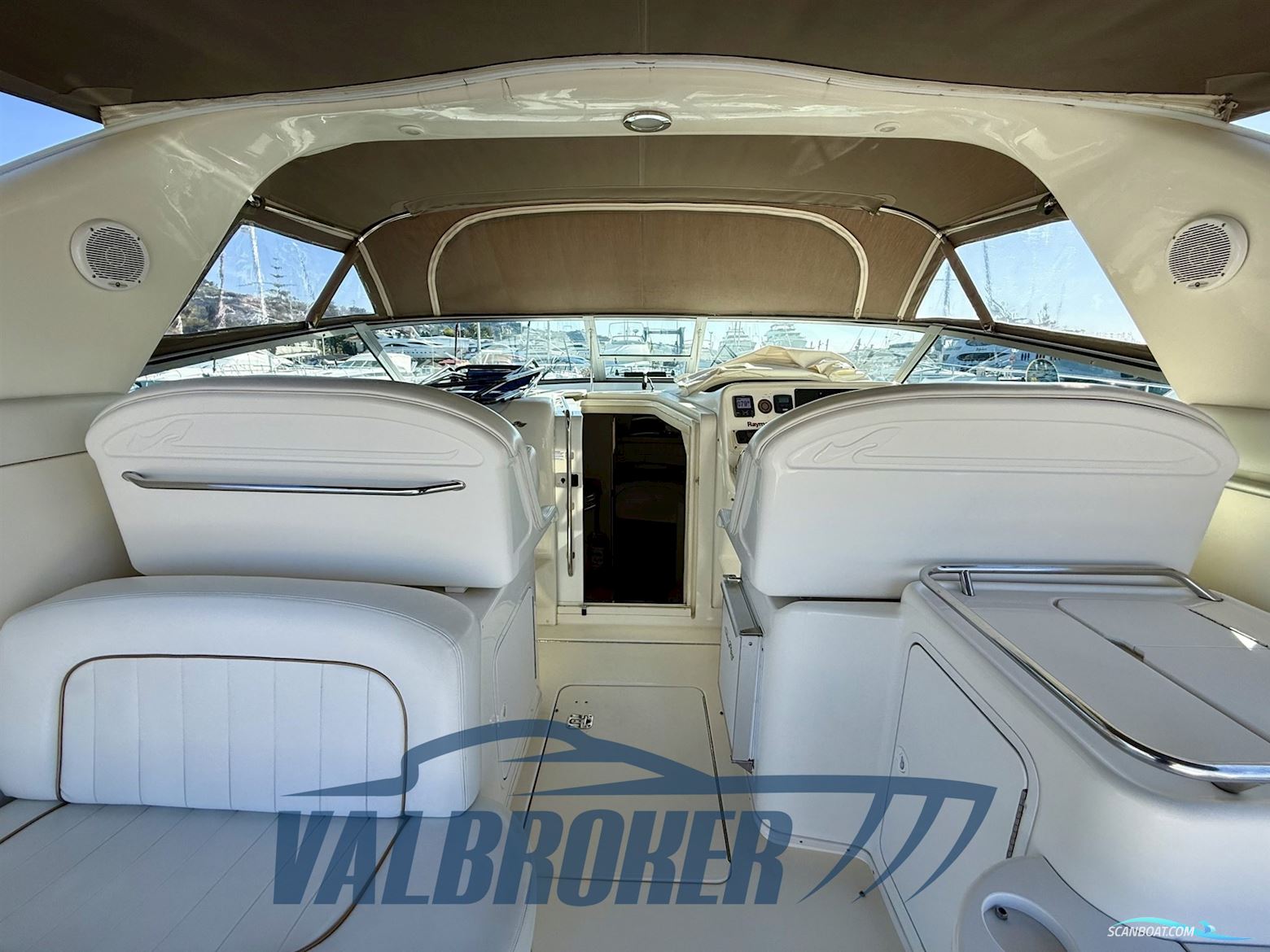 Sea Ray 330 Amberjack