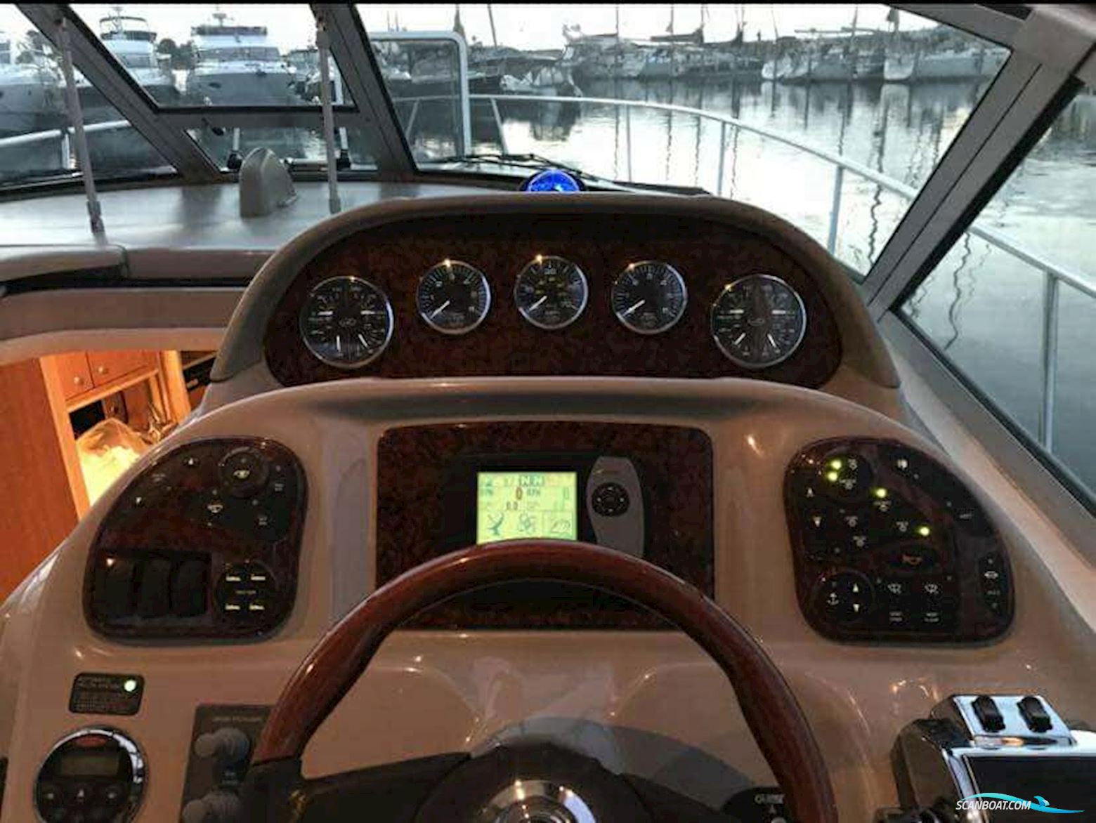 Sea Ray 335 Sundancer